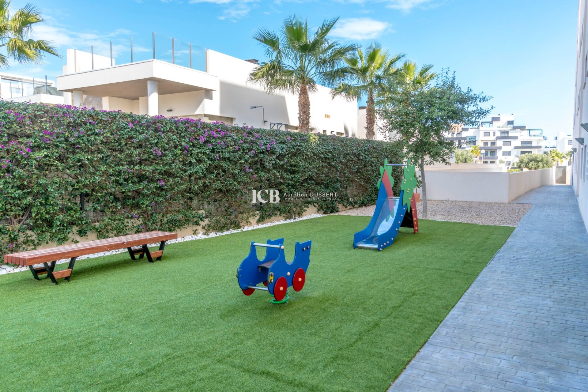 Resale - Villa -
Orihuela Costa - Los Dolses