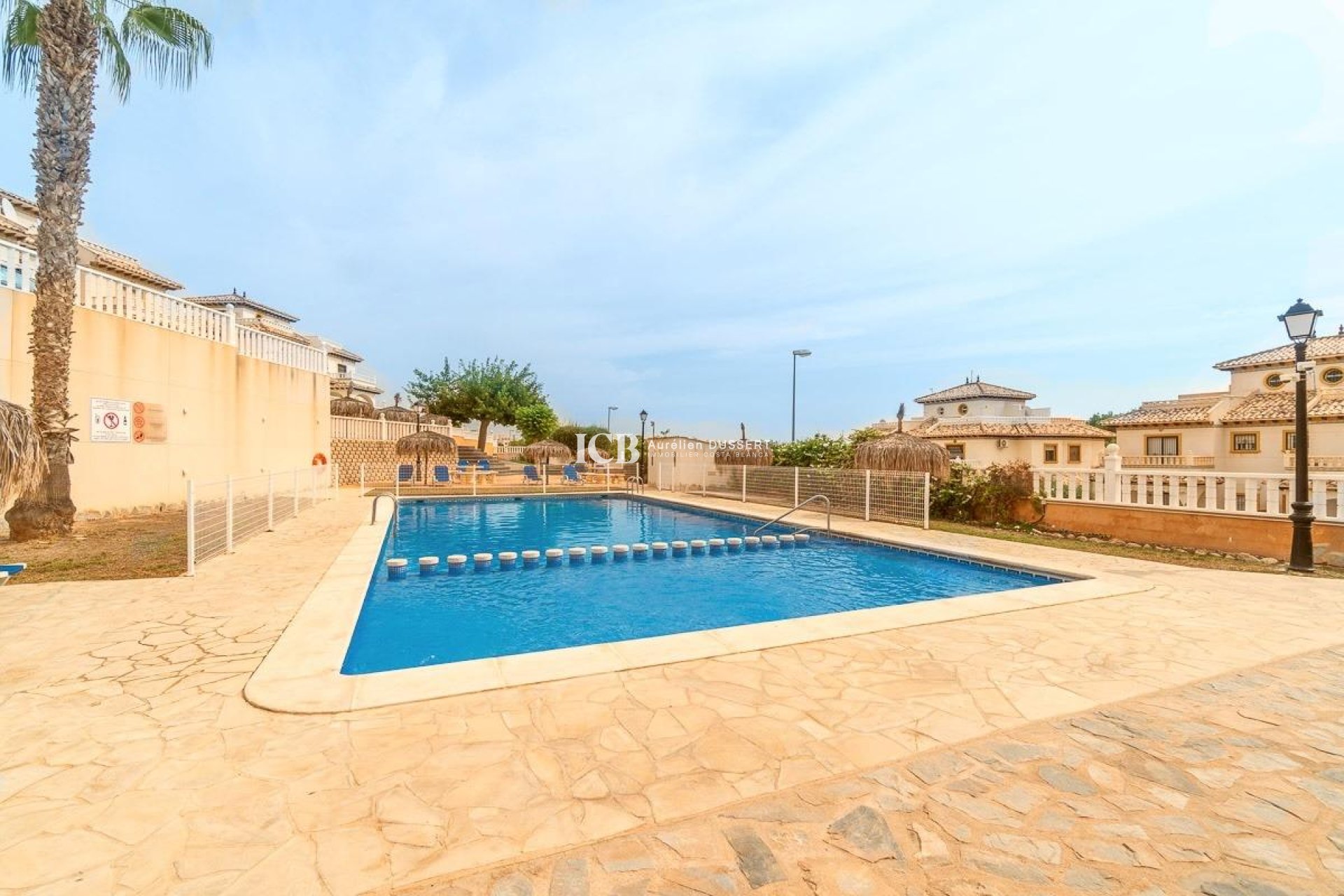 Resale - Villa -
Orihuela Costa - Los Dolses