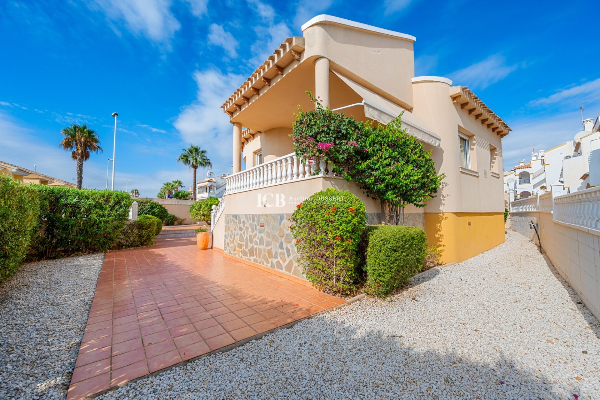 Resale - Villa -
Orihuela Costa - Los Dolses*