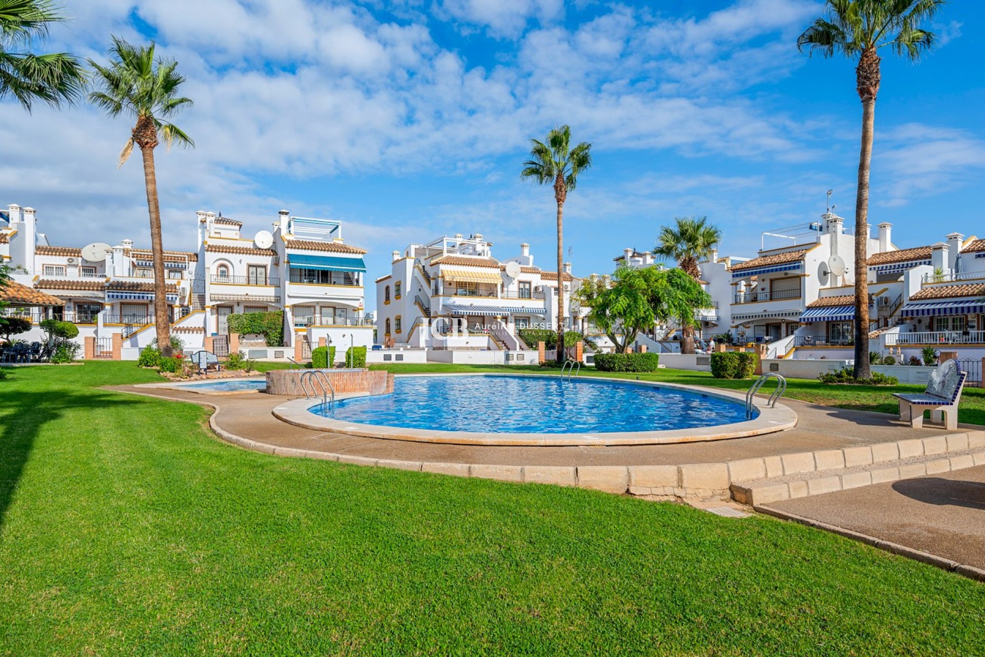 Resale - Villa -
Orihuela Costa - Los Dolses*