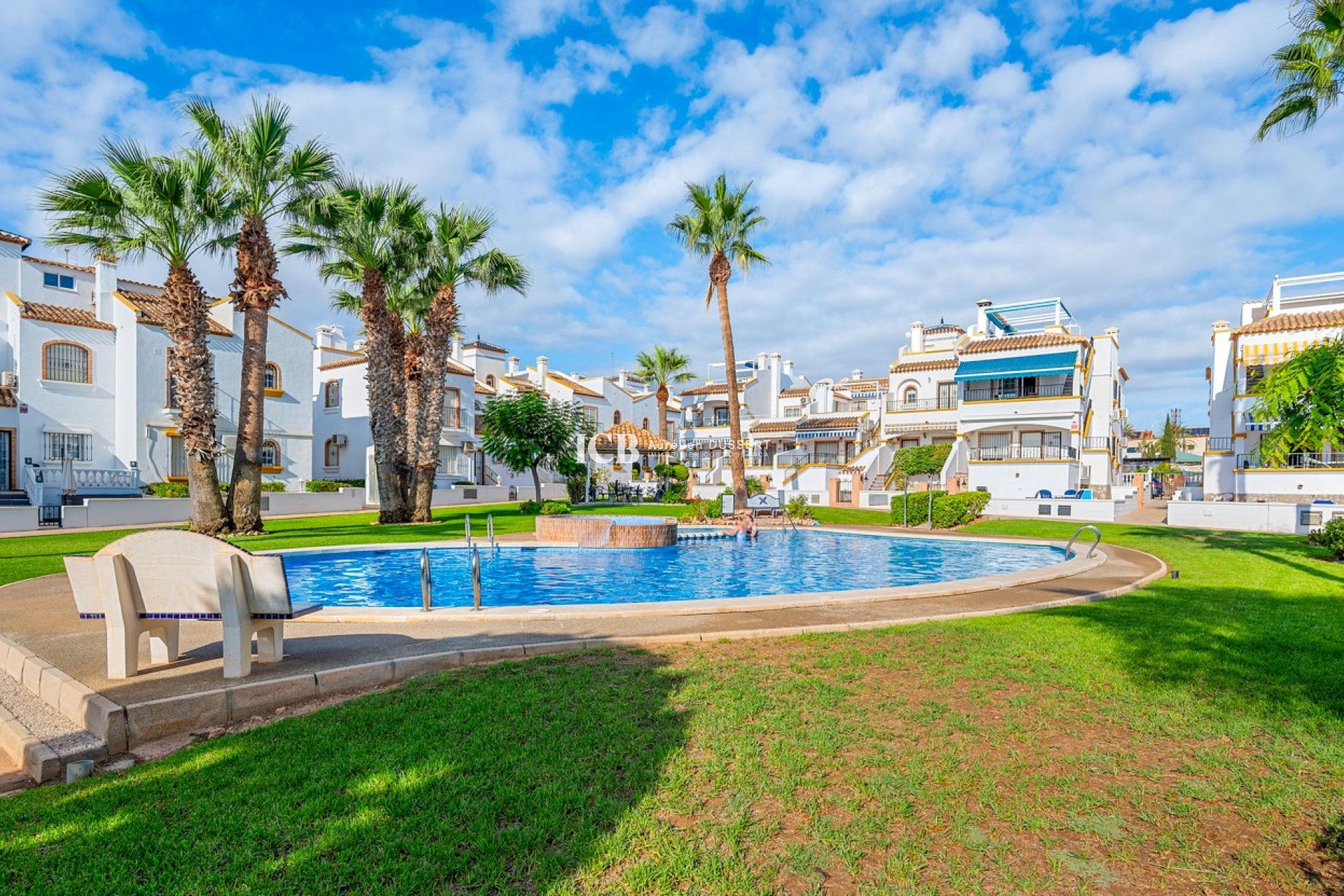 Resale - Villa -
Orihuela Costa - Los Dolses*