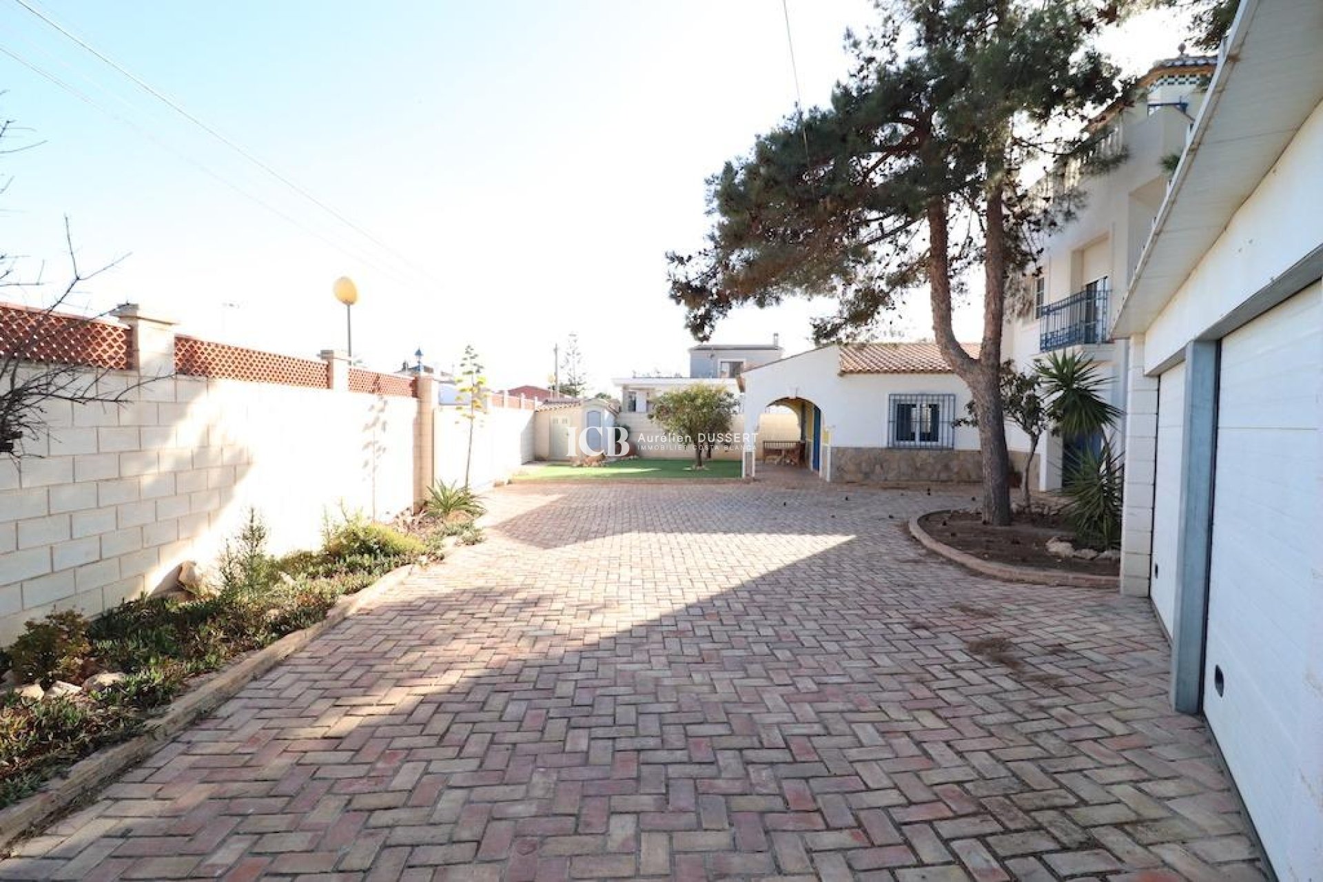 Resale - Villa -
Orihuela Costa - Los Dolses