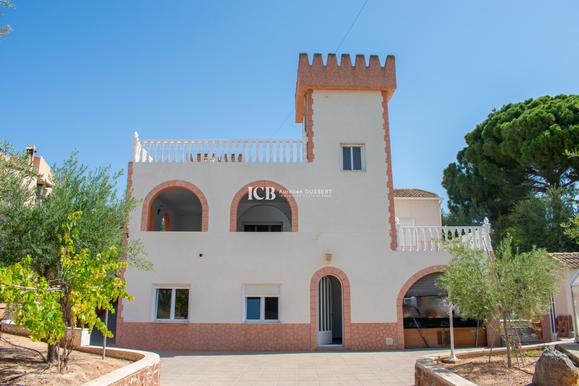 Resale - Villa -
Orihuela Costa - Mil Palmeras