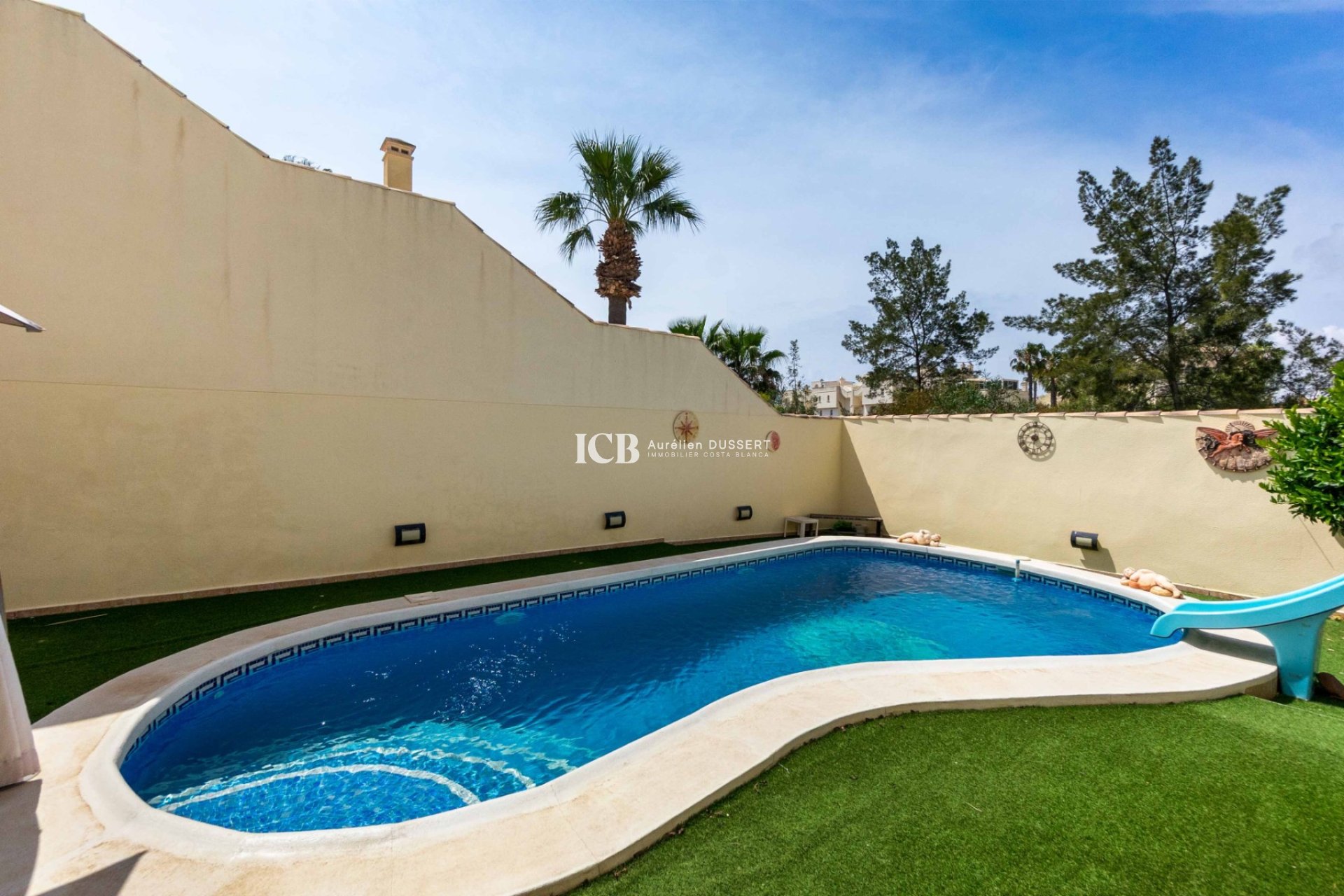 Resale - Villa -
Orihuela Costa - Playa Flamenca