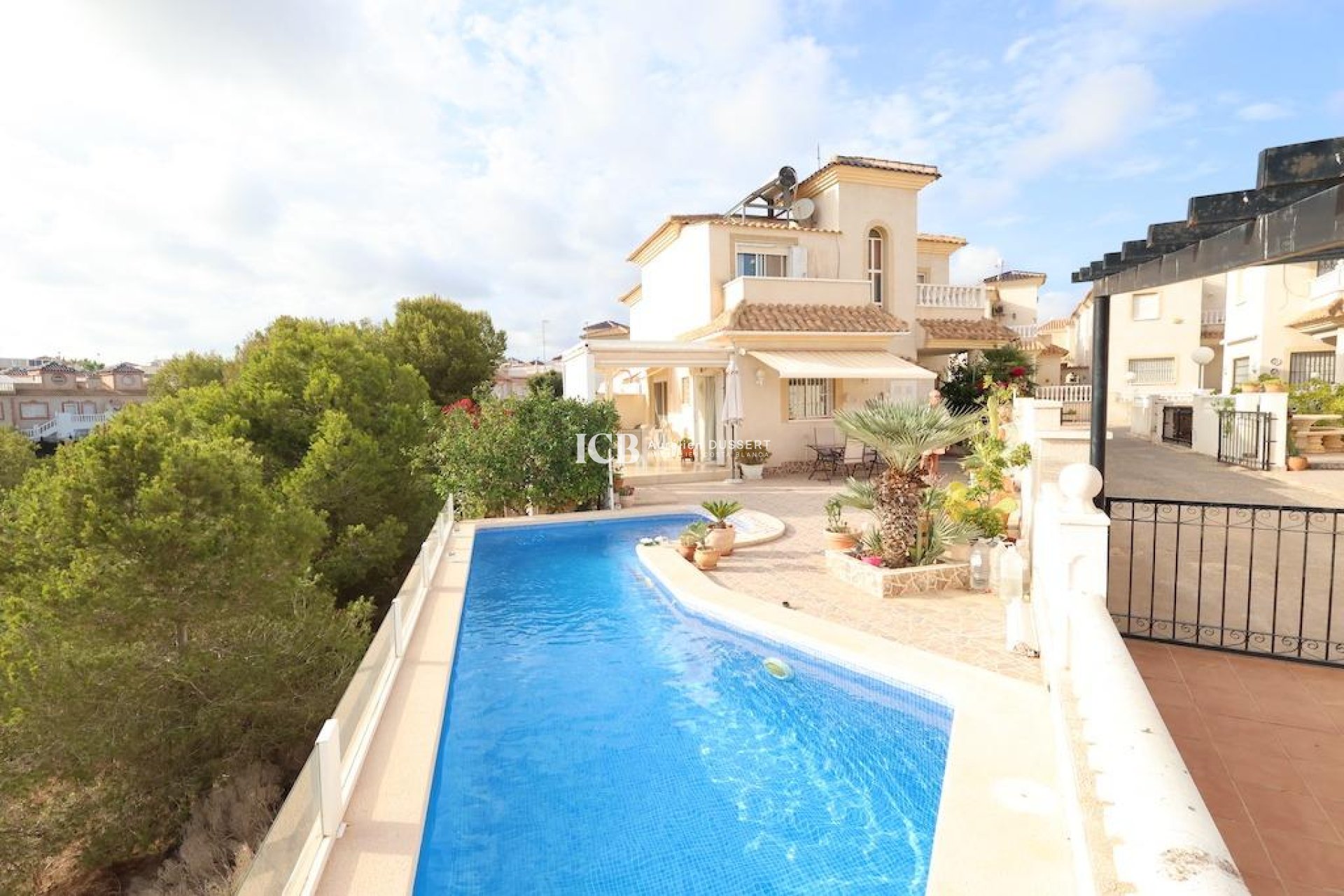 Resale - Villa -
Orihuela Costa - Playa Flamenca