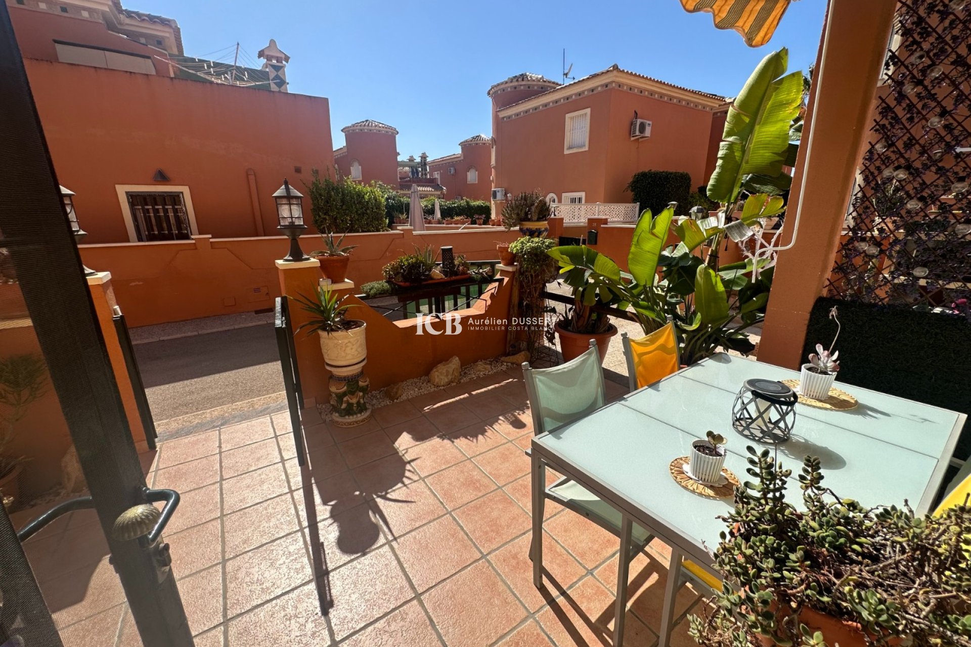 Resale - Villa -
Orihuela Costa - Playa Flamenca