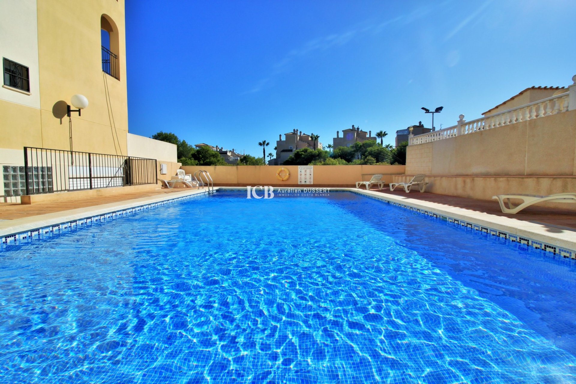 Resale - Villa -
Orihuela Costa - Playa Flamenca