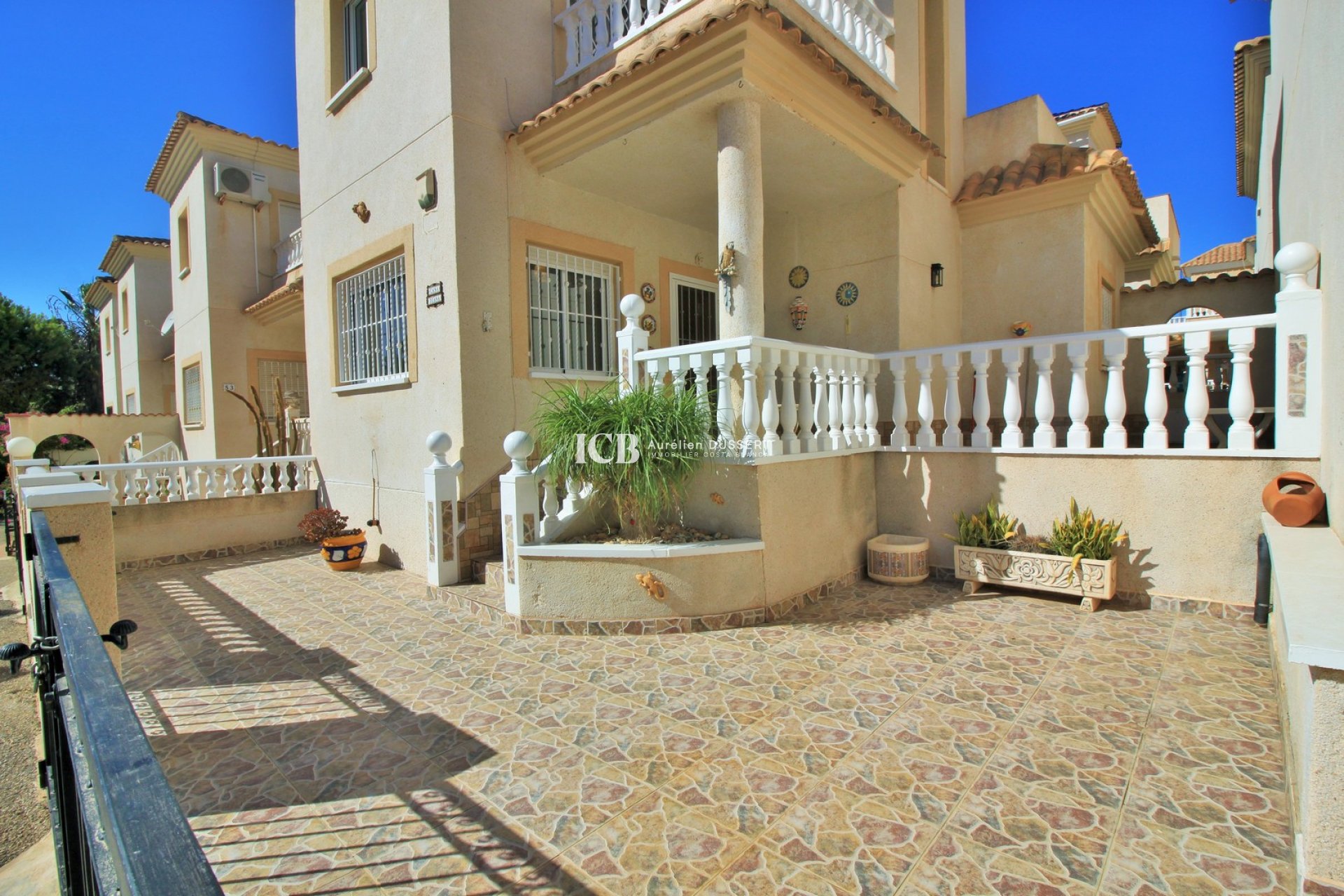 Resale - Villa -
Orihuela Costa - Playa Flamenca