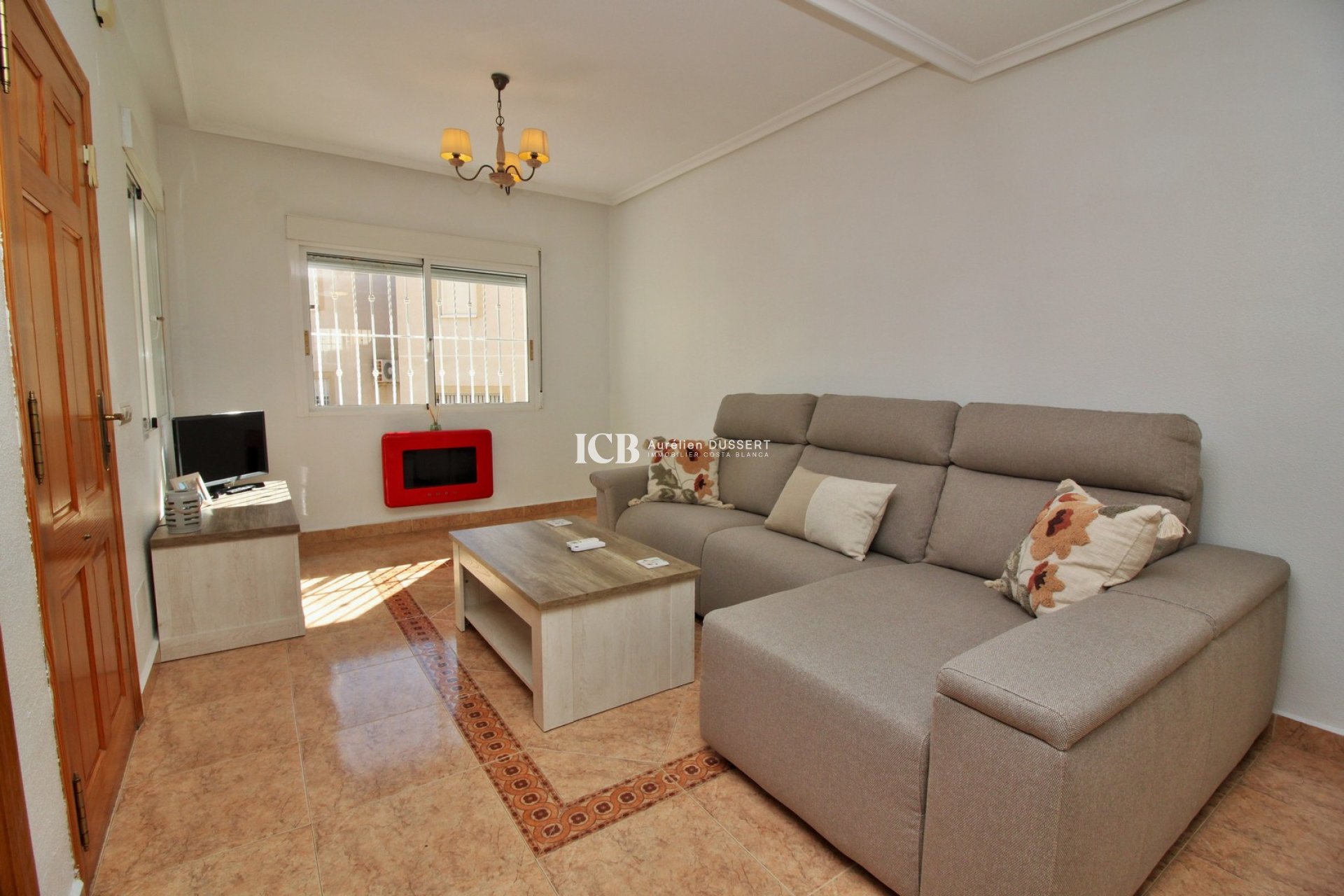 Resale - Villa -
Orihuela Costa - Playa Flamenca