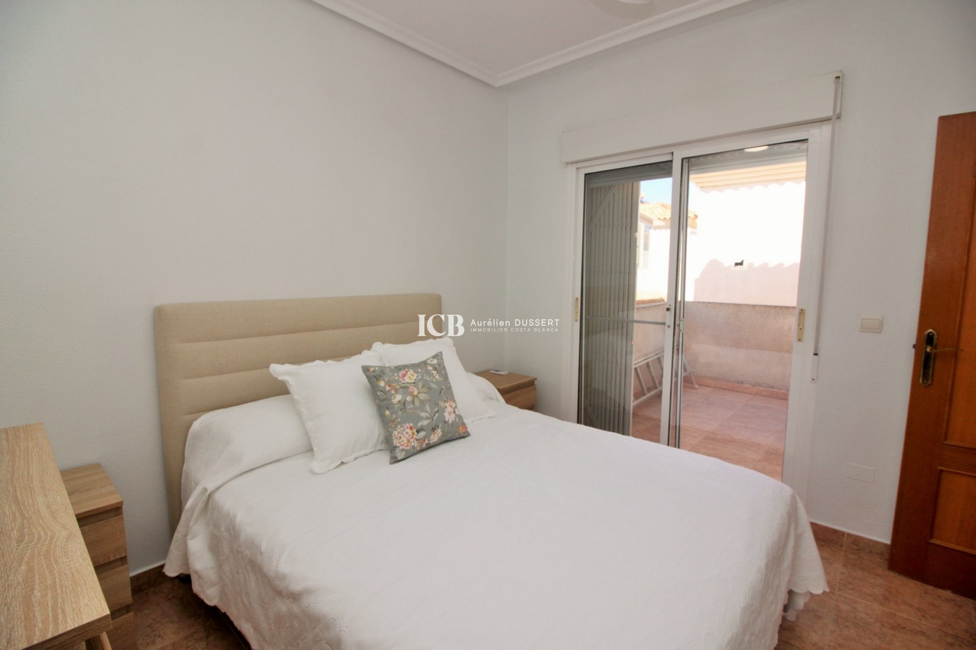 Resale - Villa -
Orihuela Costa - Playa Flamenca