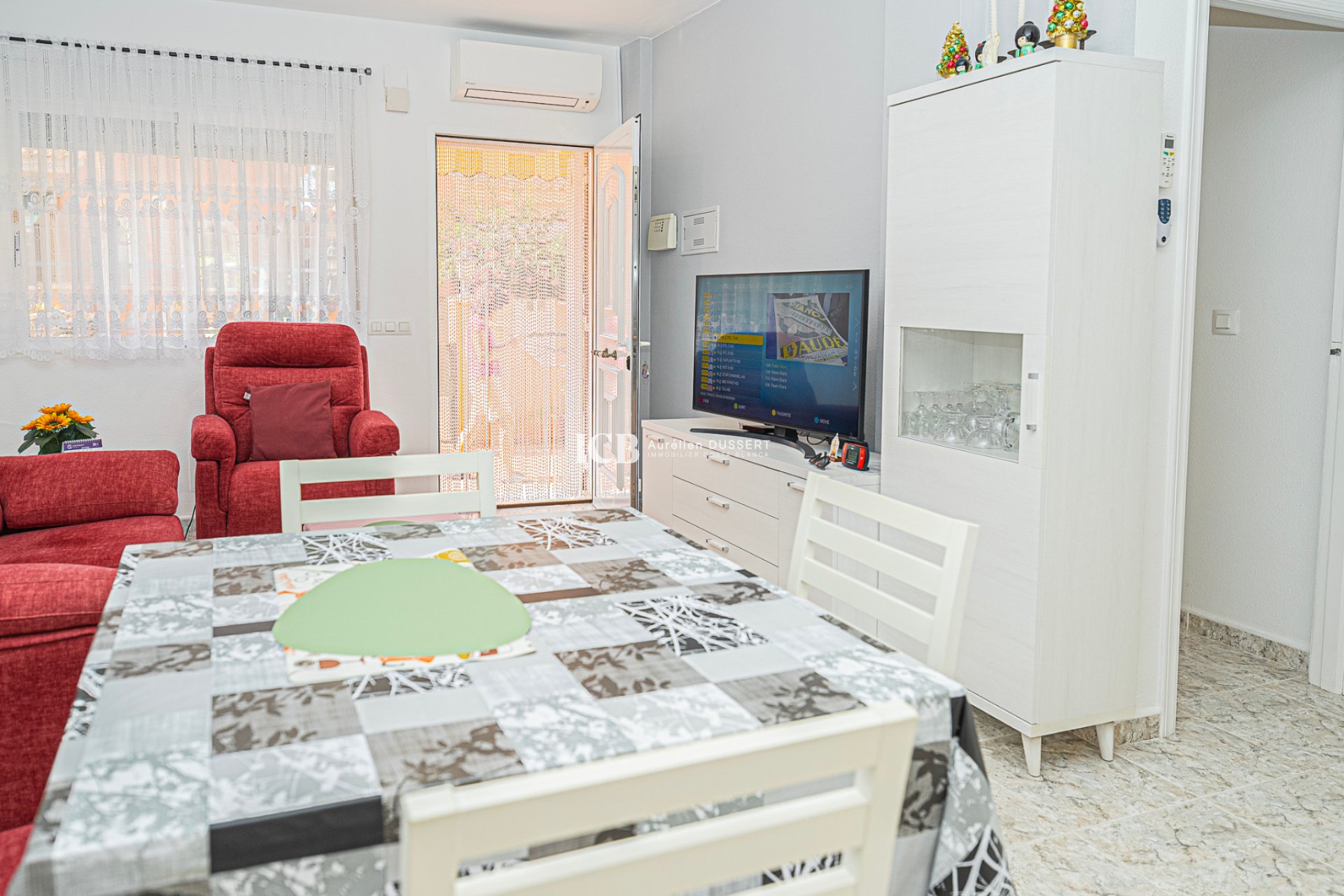 Resale - Villa -
Orihuela Costa - Playa Flamenca