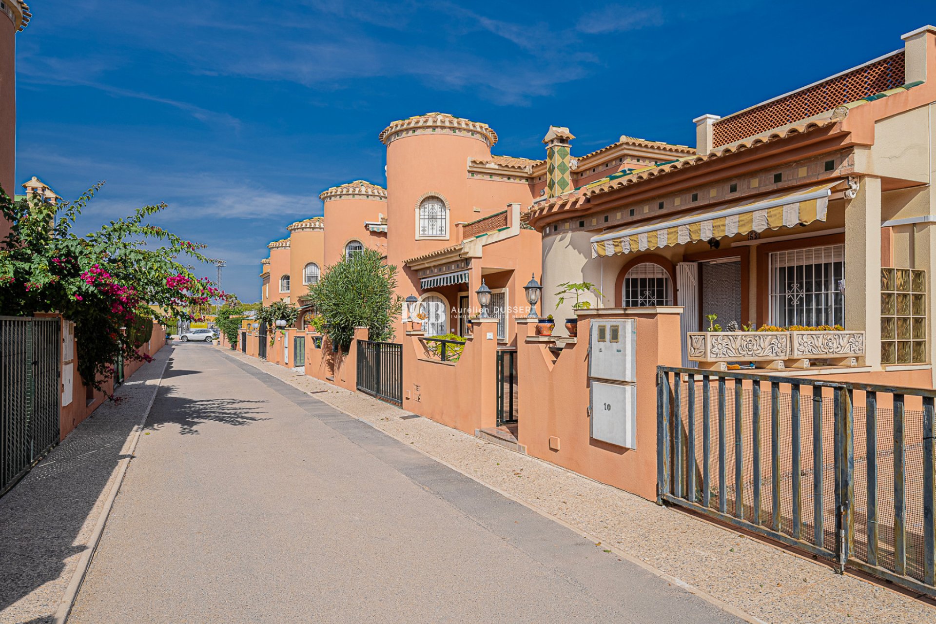 Resale - Villa -
Orihuela Costa - Playa Flamenca