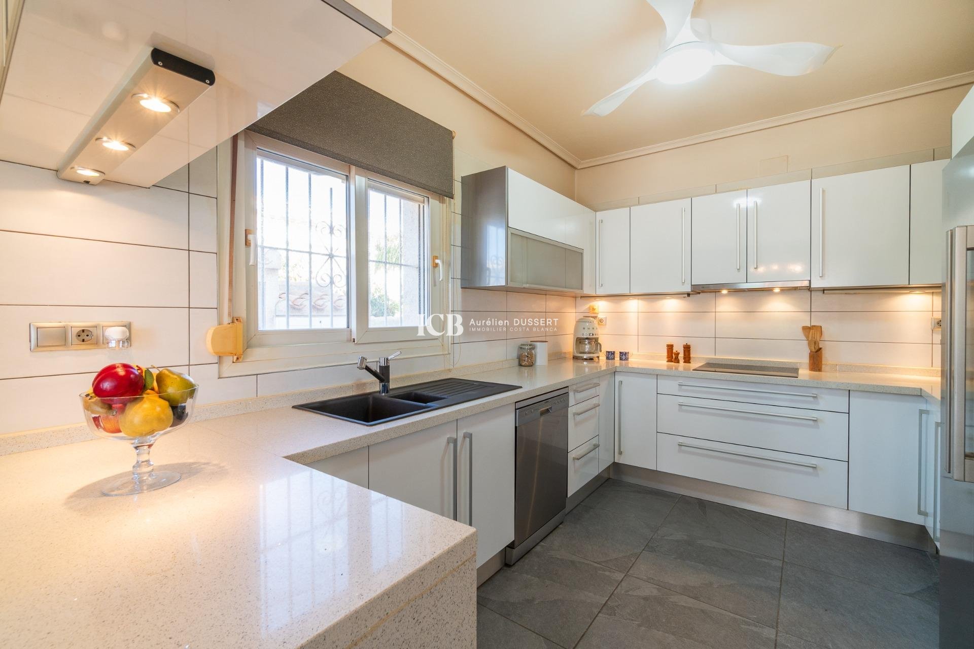 Resale - Villa -
Orihuela Costa - Playa Flamenca