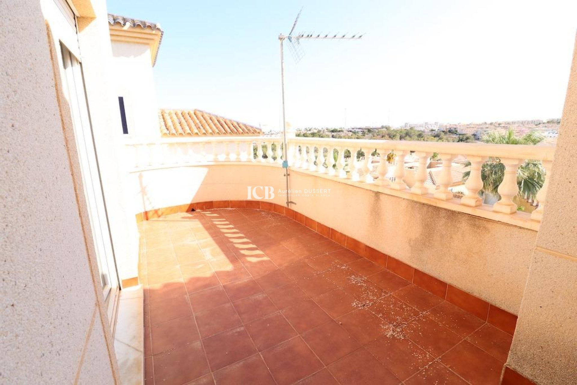 Resale - Villa -
Orihuela Costa - Villamartín