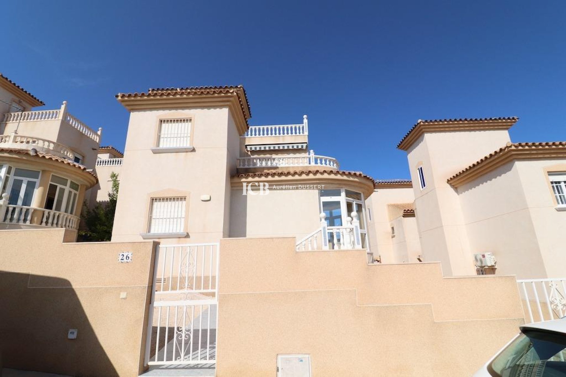 Resale - Villa -
Orihuela Costa - Villamartín