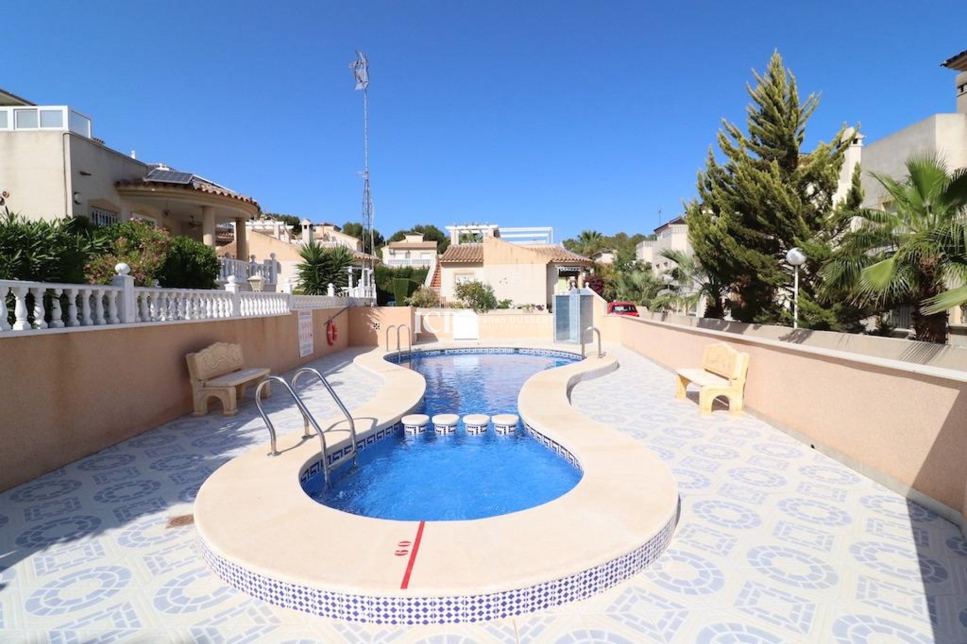 Resale - Villa -
Orihuela Costa - Villamartín