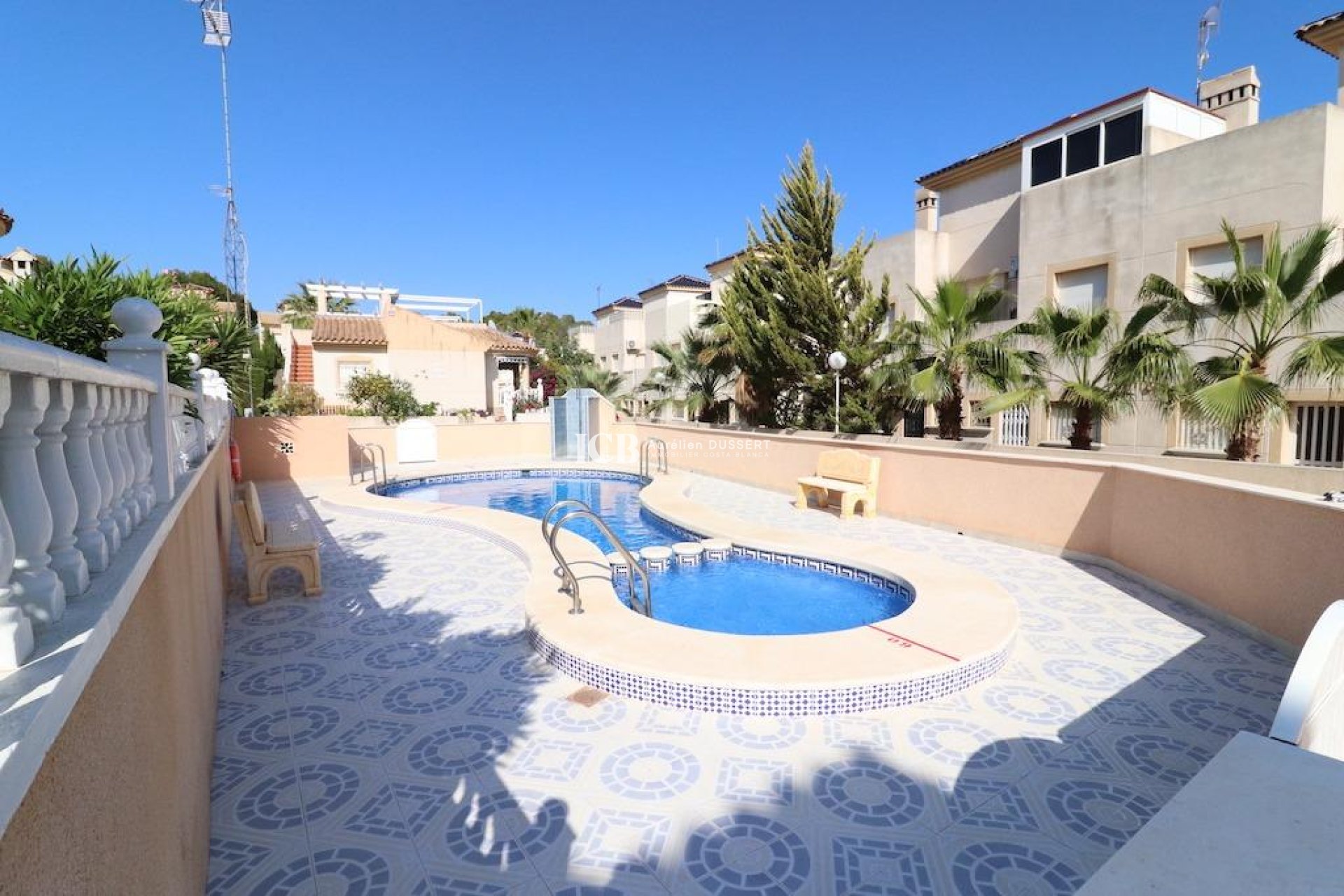 Resale - Villa -
Orihuela Costa - Villamartín