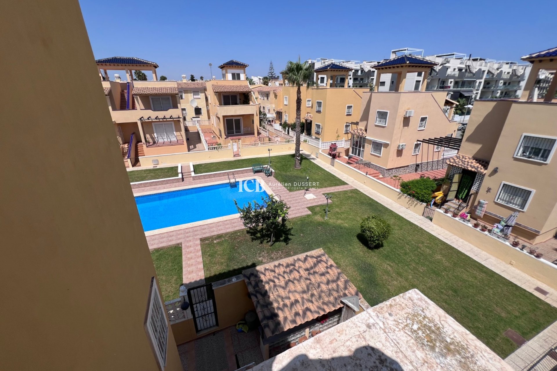 Resale - Villa -
Orihuela Costa - Villamartín