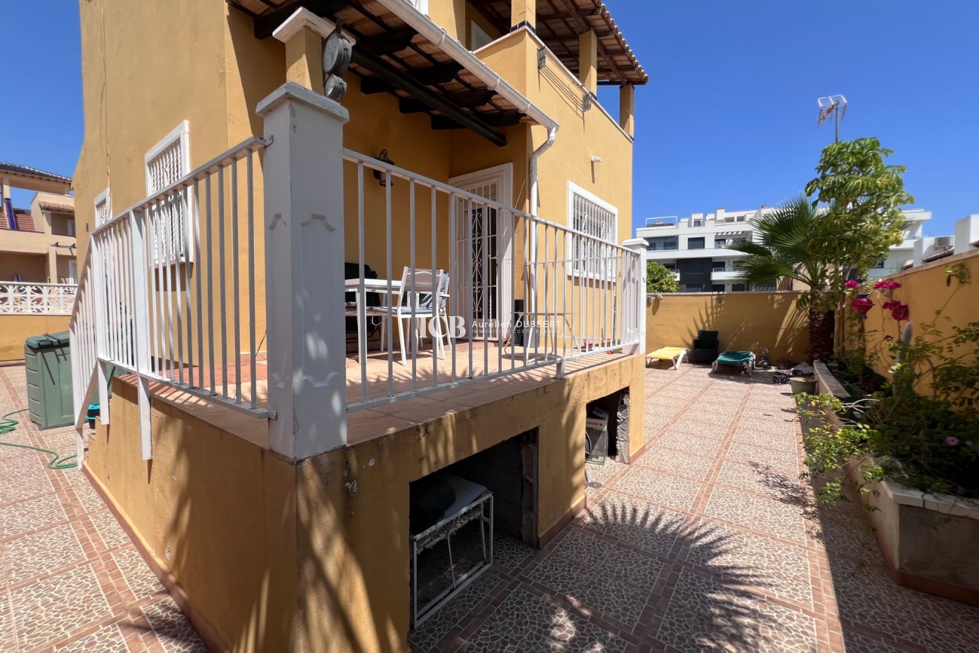 Resale - Villa -
Orihuela Costa - Villamartín