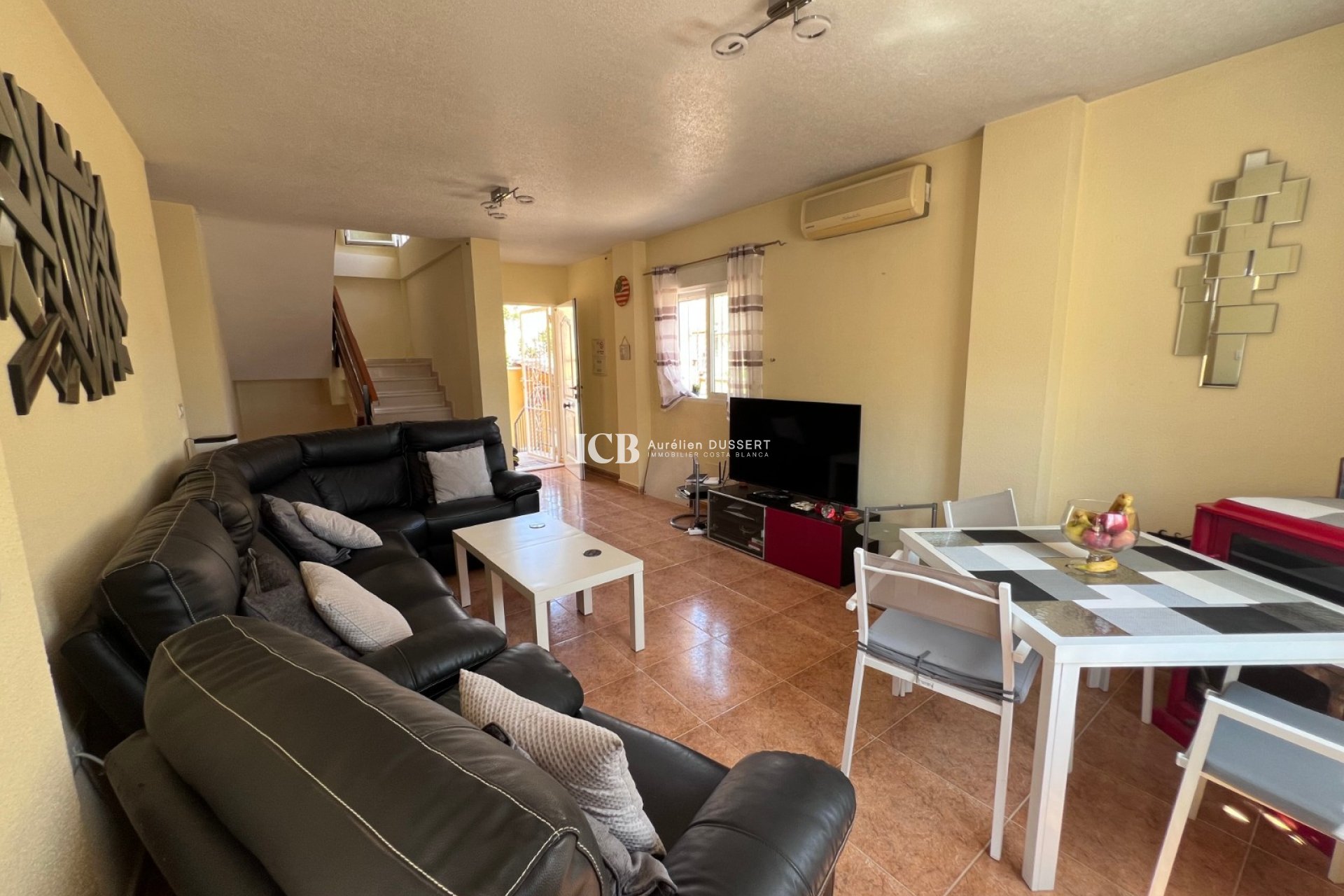 Resale - Villa -
Orihuela Costa - Villamartín