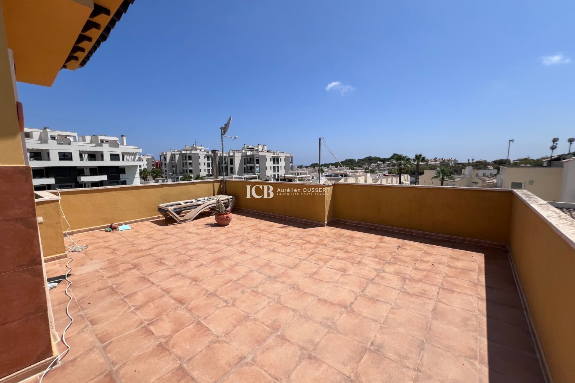 Resale - Villa -
Orihuela Costa - Villamartín