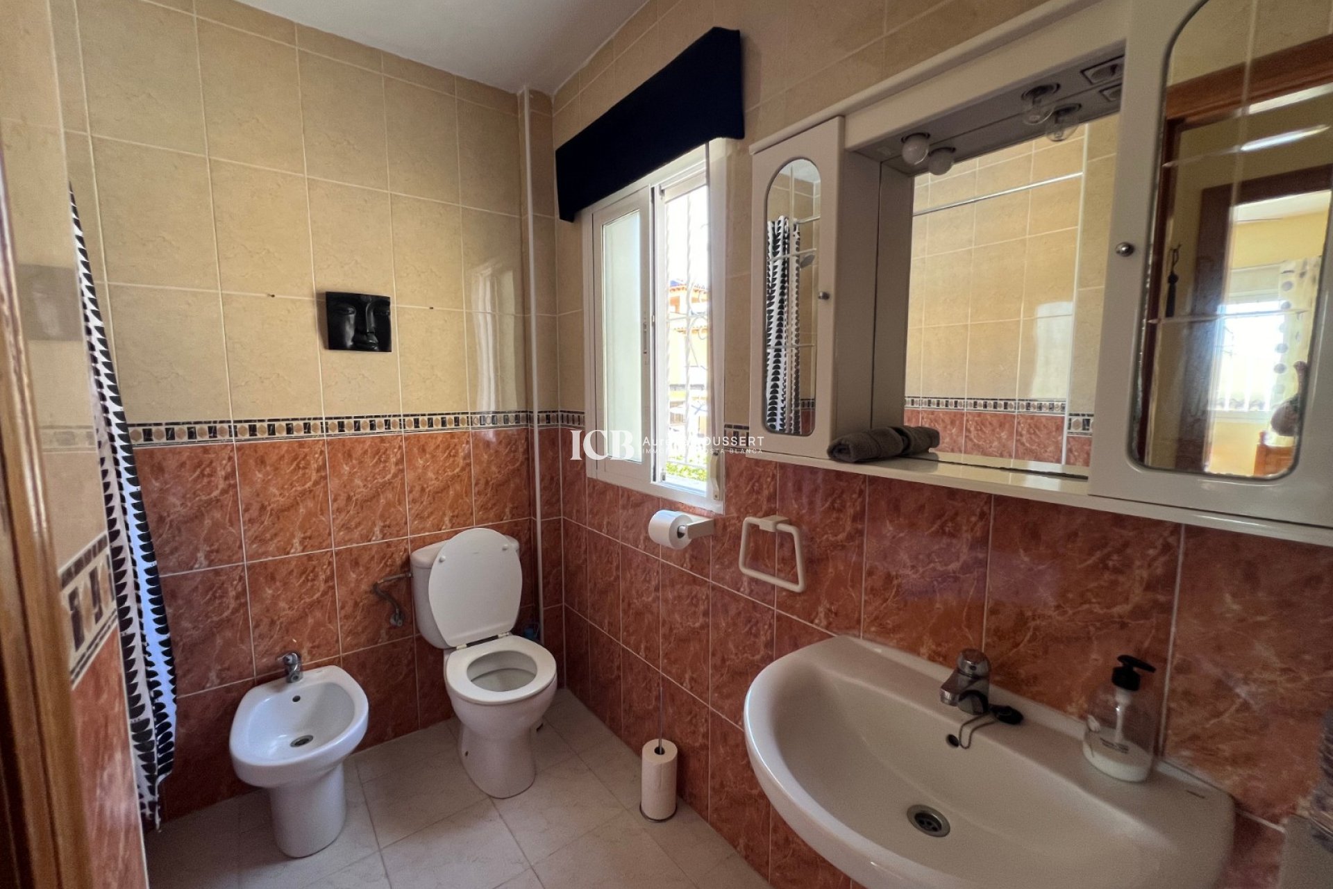 Resale - Villa -
Orihuela Costa - Villamartín