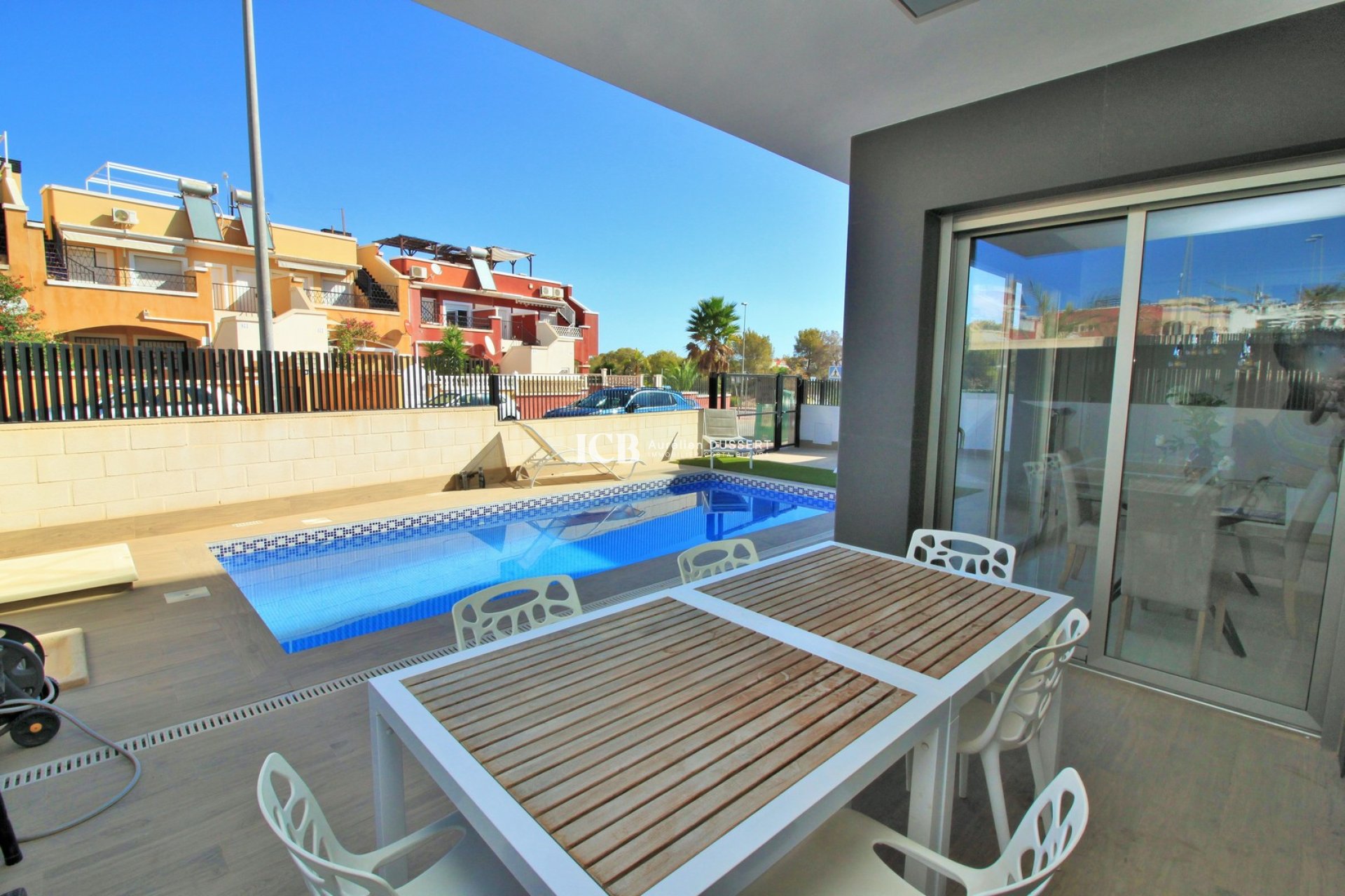 Resale - Villa -
Orihuela Costa - Villamartín