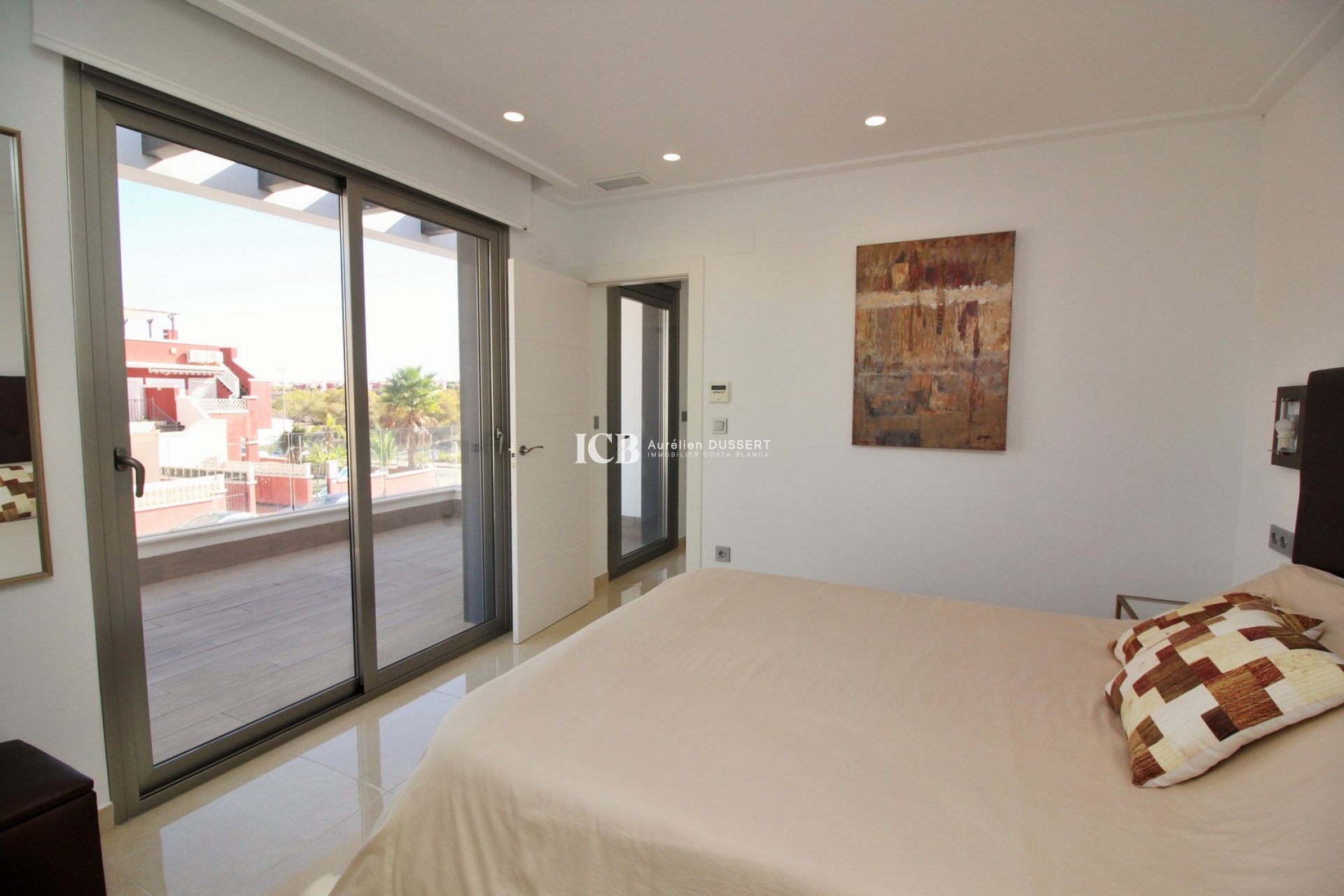 Resale - Villa -
Orihuela Costa - Villamartín