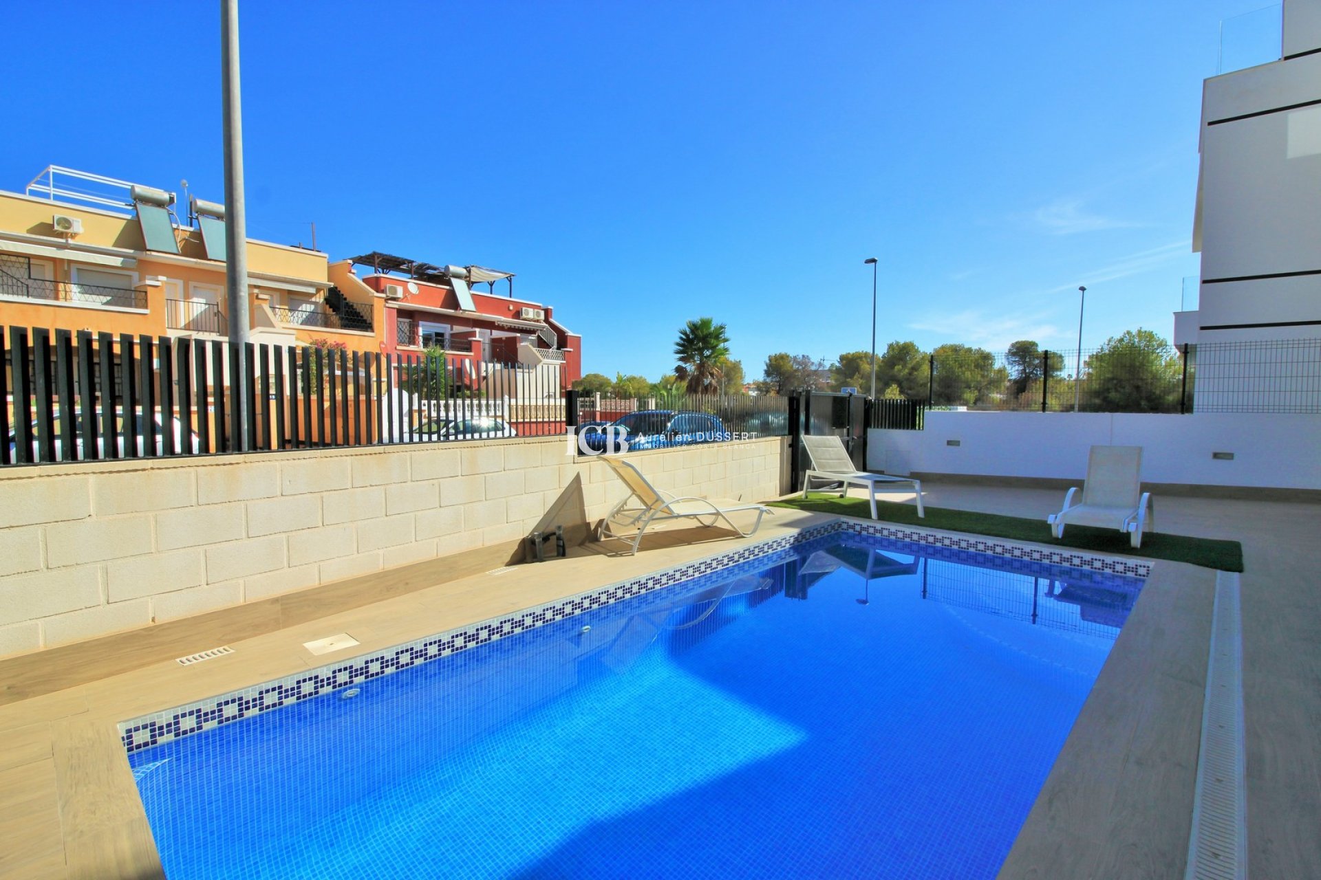 Resale - Villa -
Orihuela Costa - Villamartín