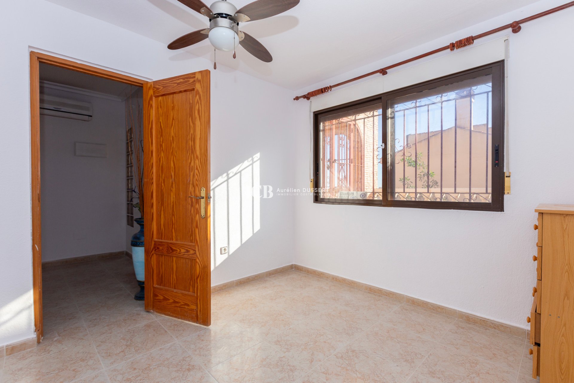 Resale - Villa -
Orihuela Costa - Villamartín