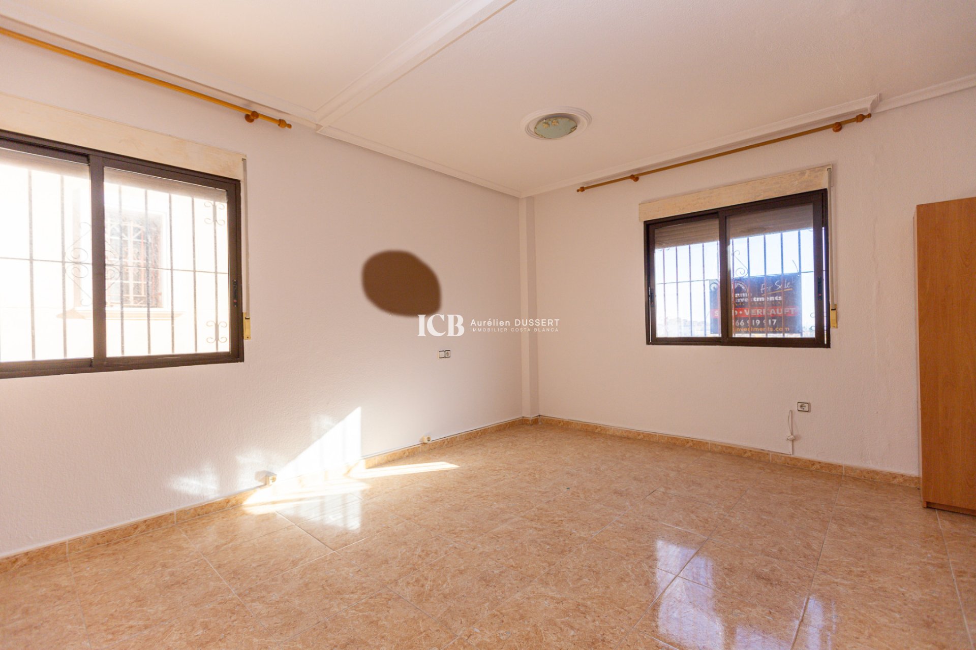 Resale - Villa -
Orihuela Costa - Villamartín