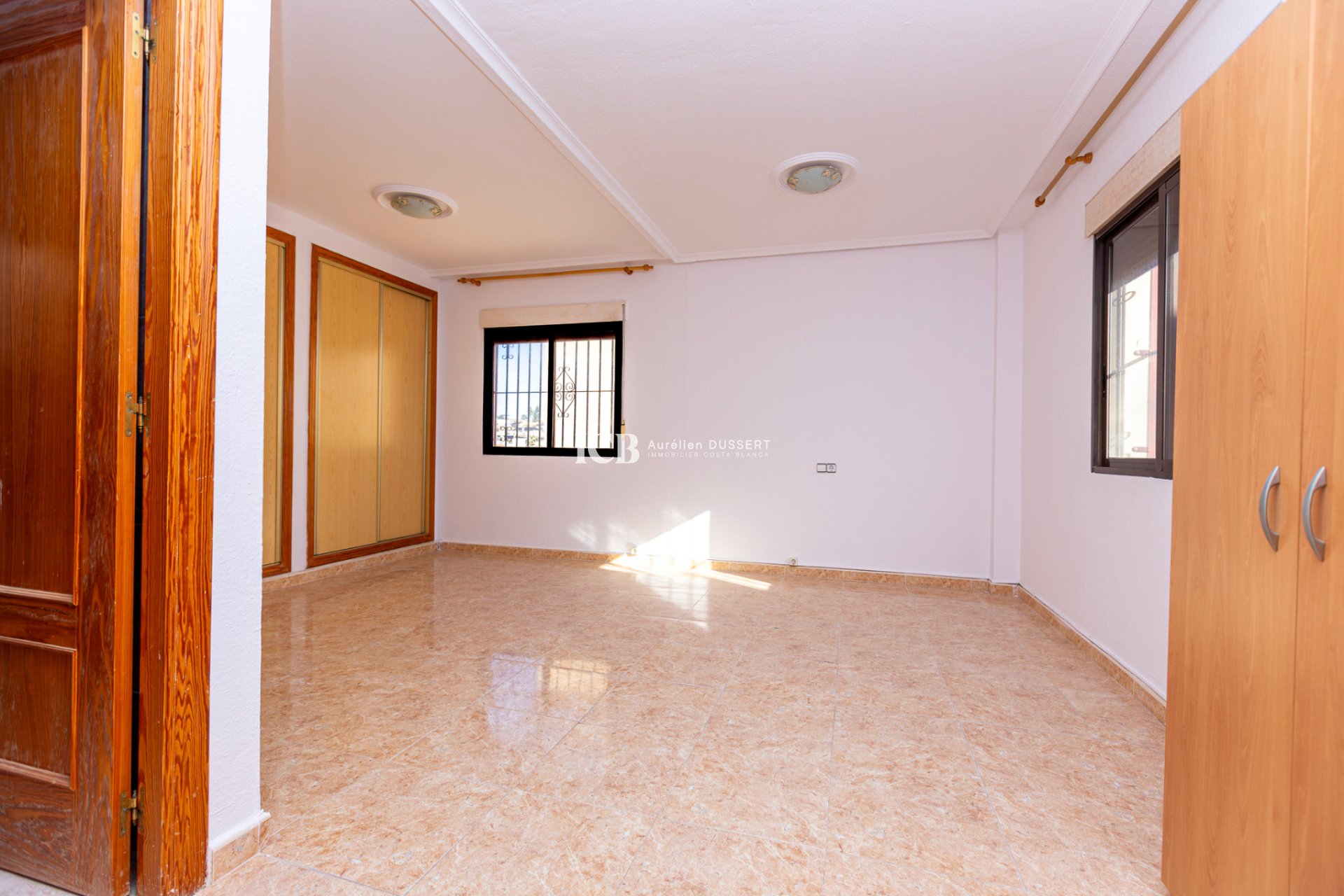 Resale - Villa -
Orihuela Costa - Villamartín