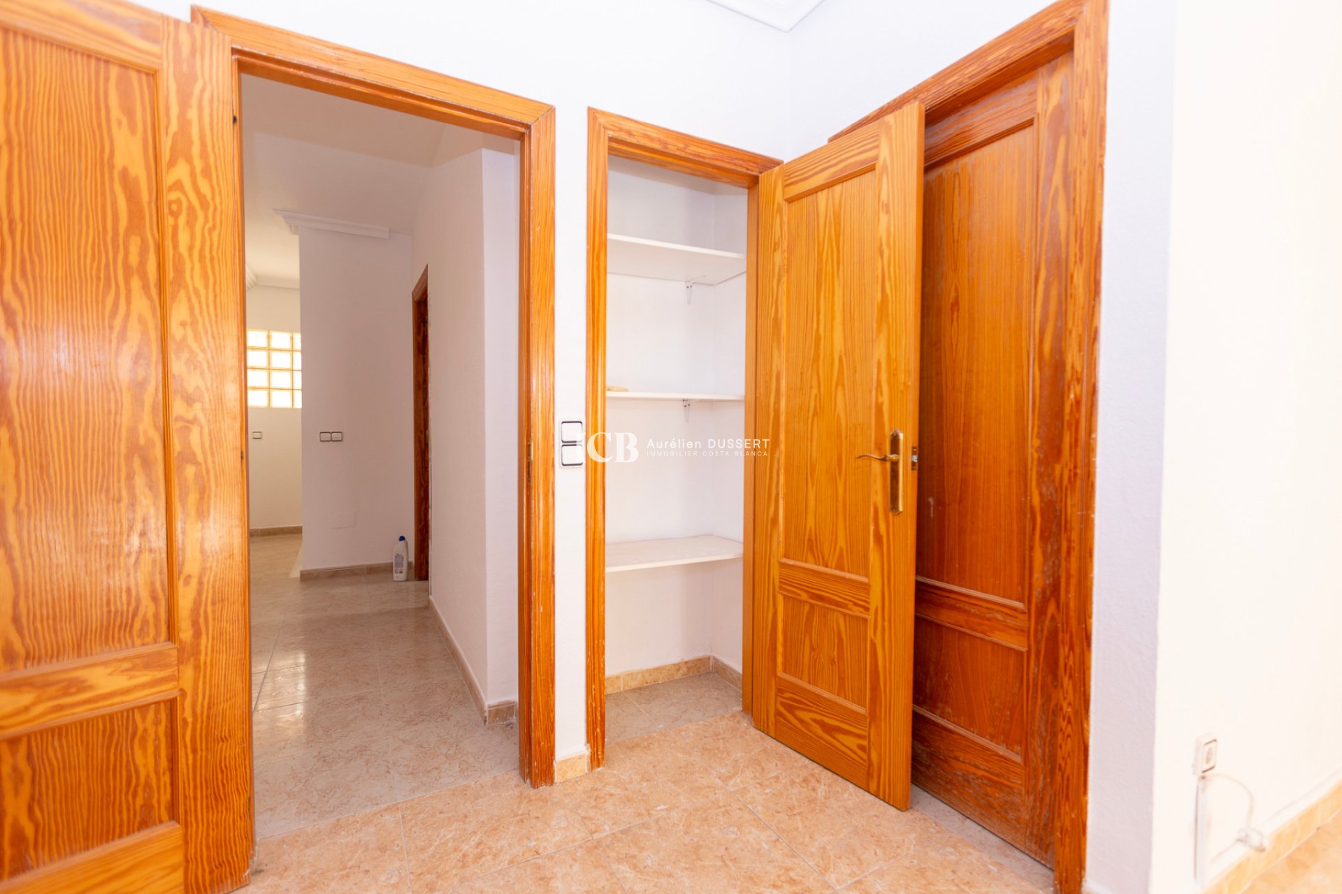 Resale - Villa -
Orihuela Costa - Villamartín