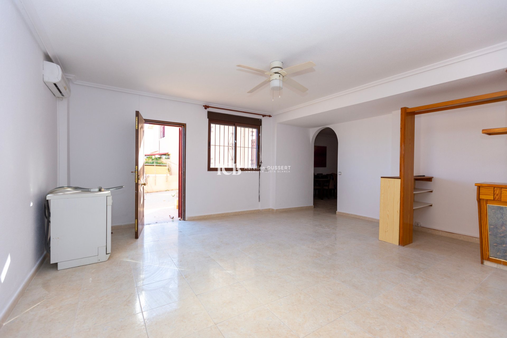 Resale - Villa -
Orihuela Costa - Villamartín