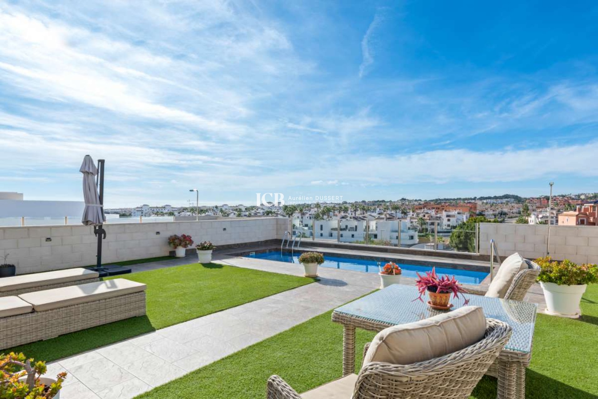 Resale - Villa -
Orihuela Costa - Villamartín