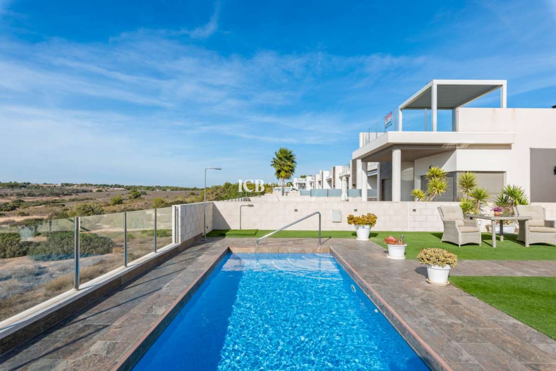 Resale - Villa -
Orihuela Costa - Villamartín