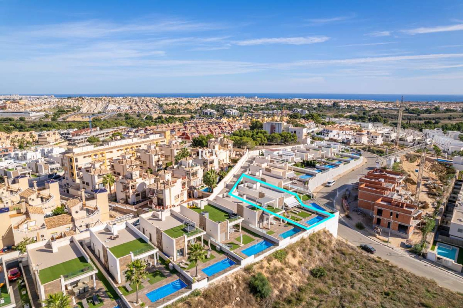 Resale - Villa -
Orihuela Costa - Villamartín