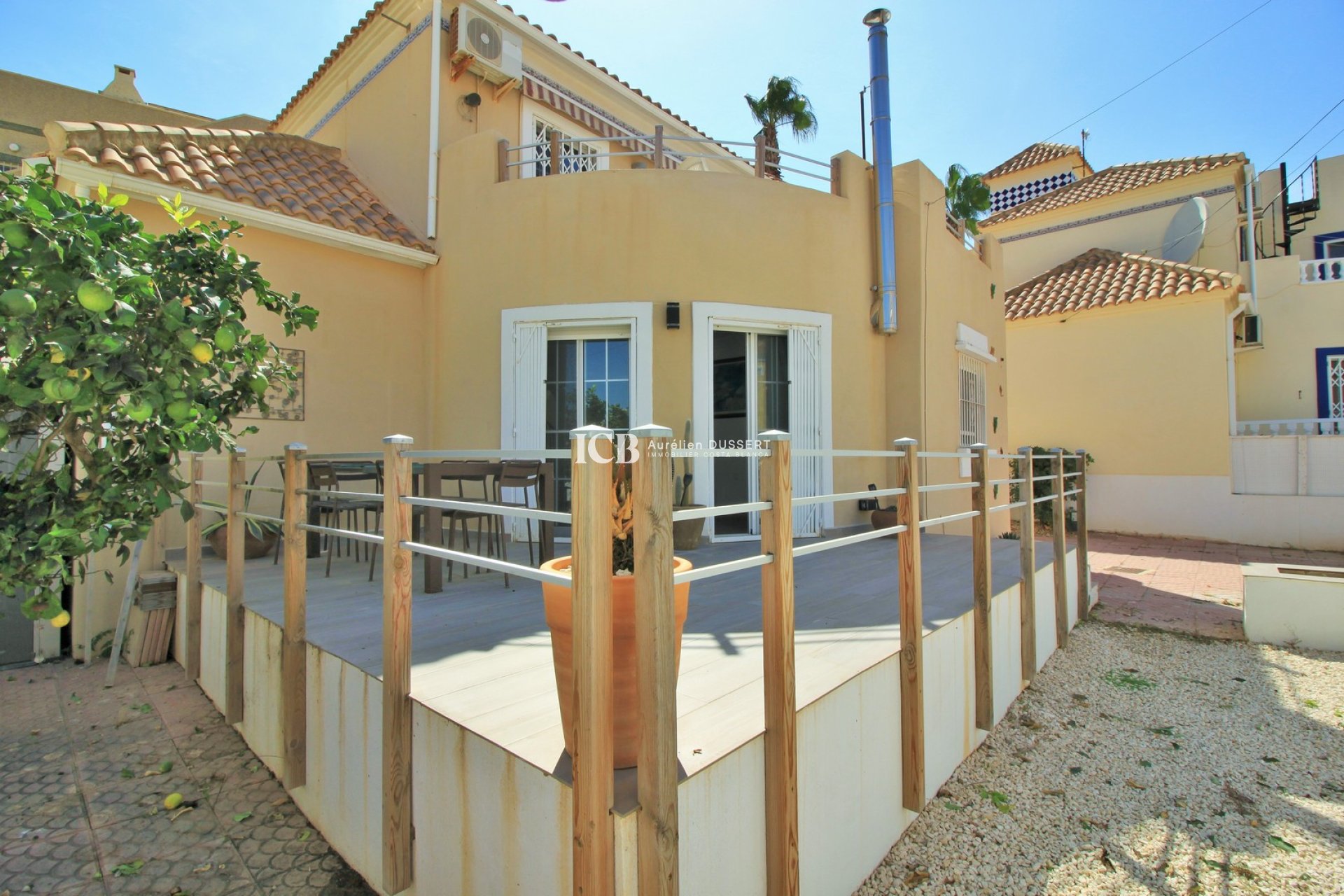 Resale - Villa -
Orihuela Costa - Villamartín