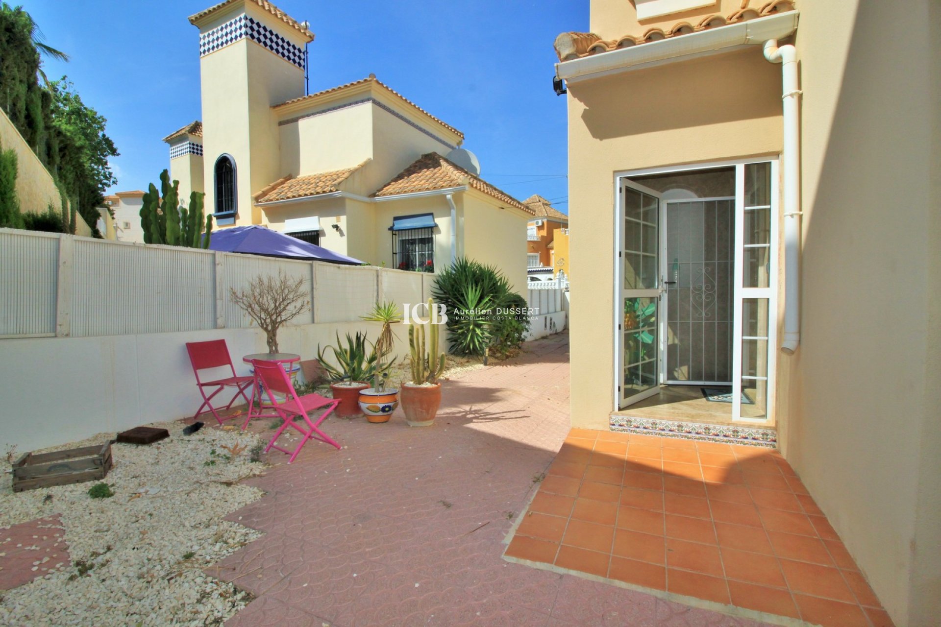 Resale - Villa -
Orihuela Costa - Villamartín