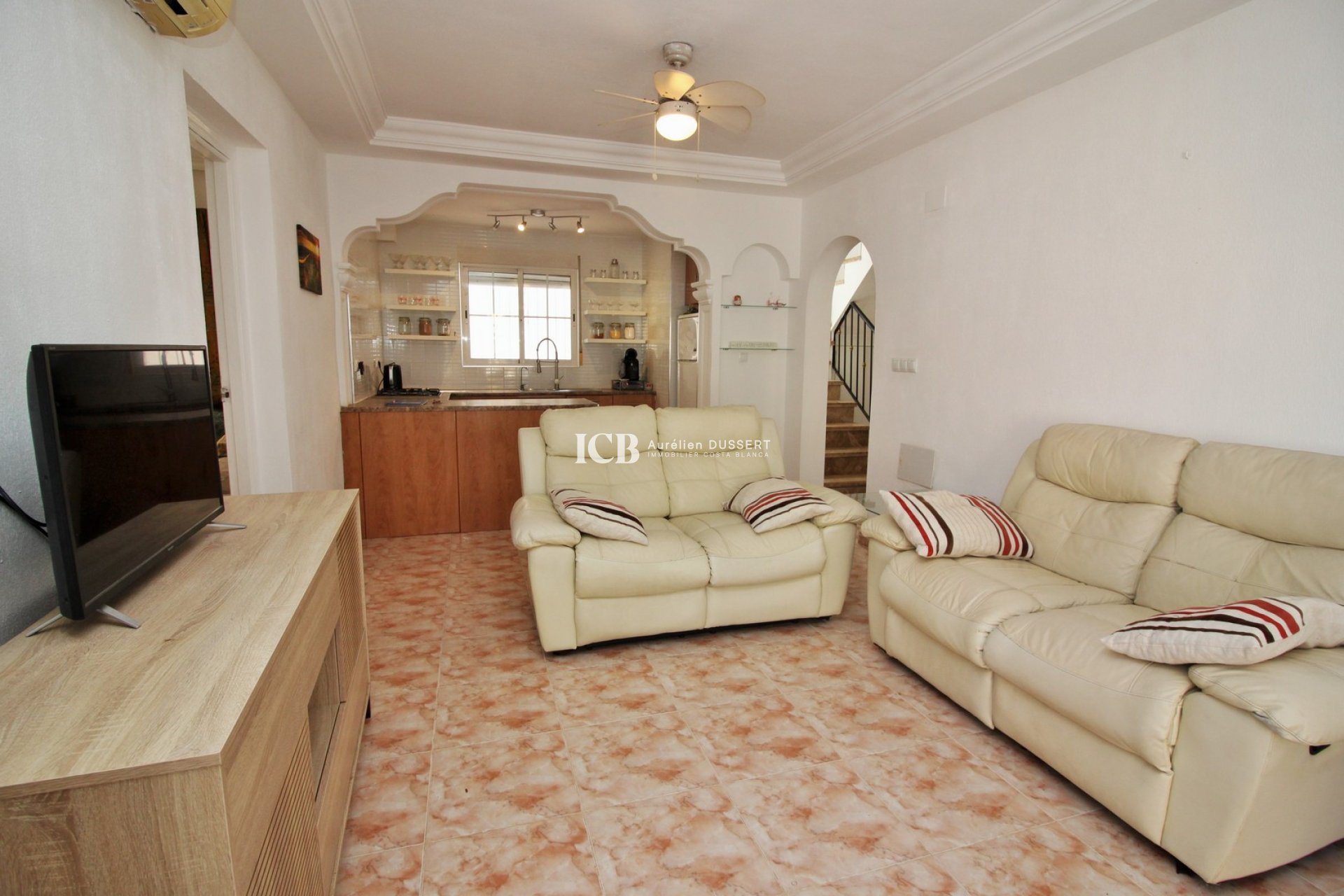 Resale - Villa -
Orihuela Costa - Villamartín