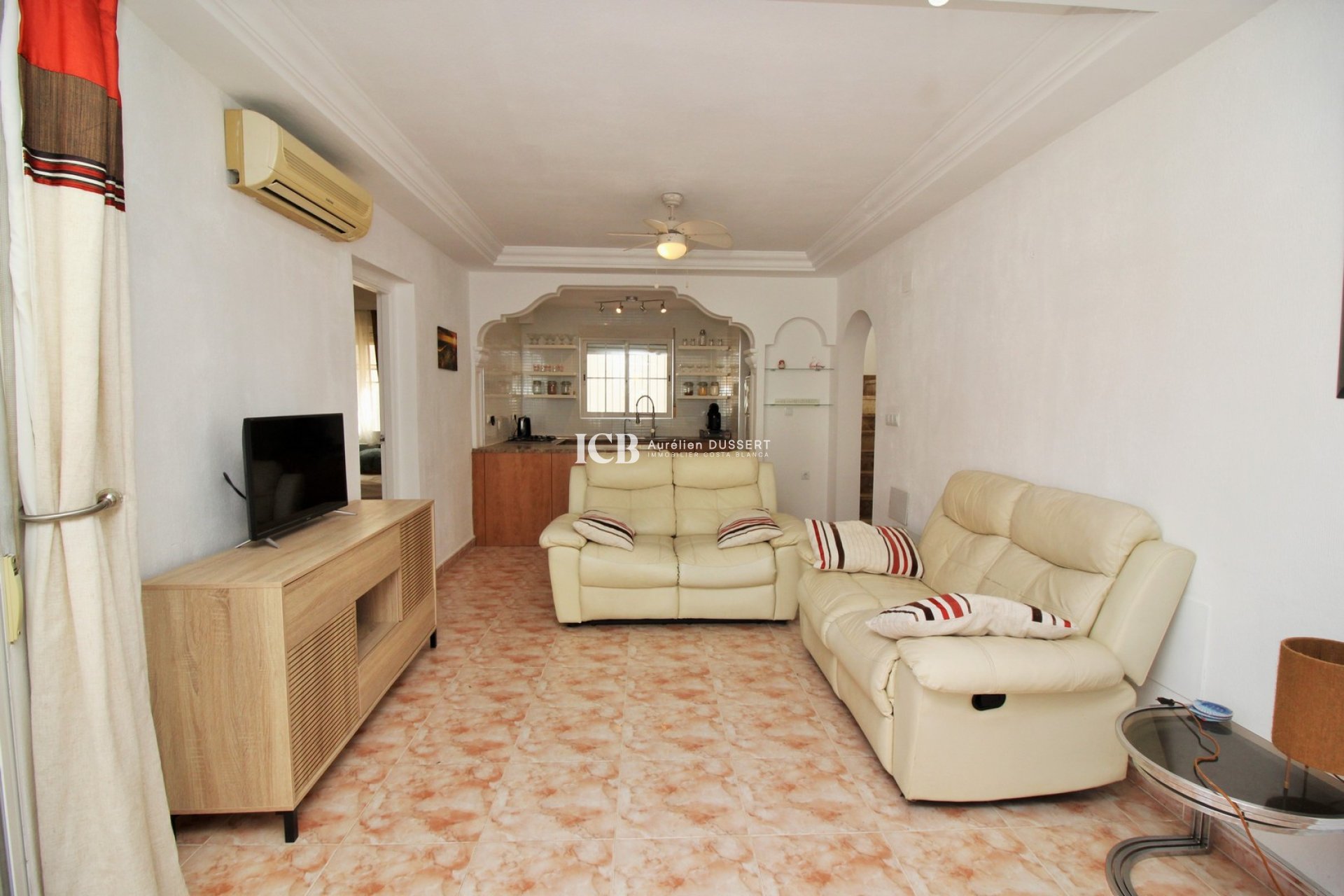 Resale - Villa -
Orihuela Costa - Villamartín