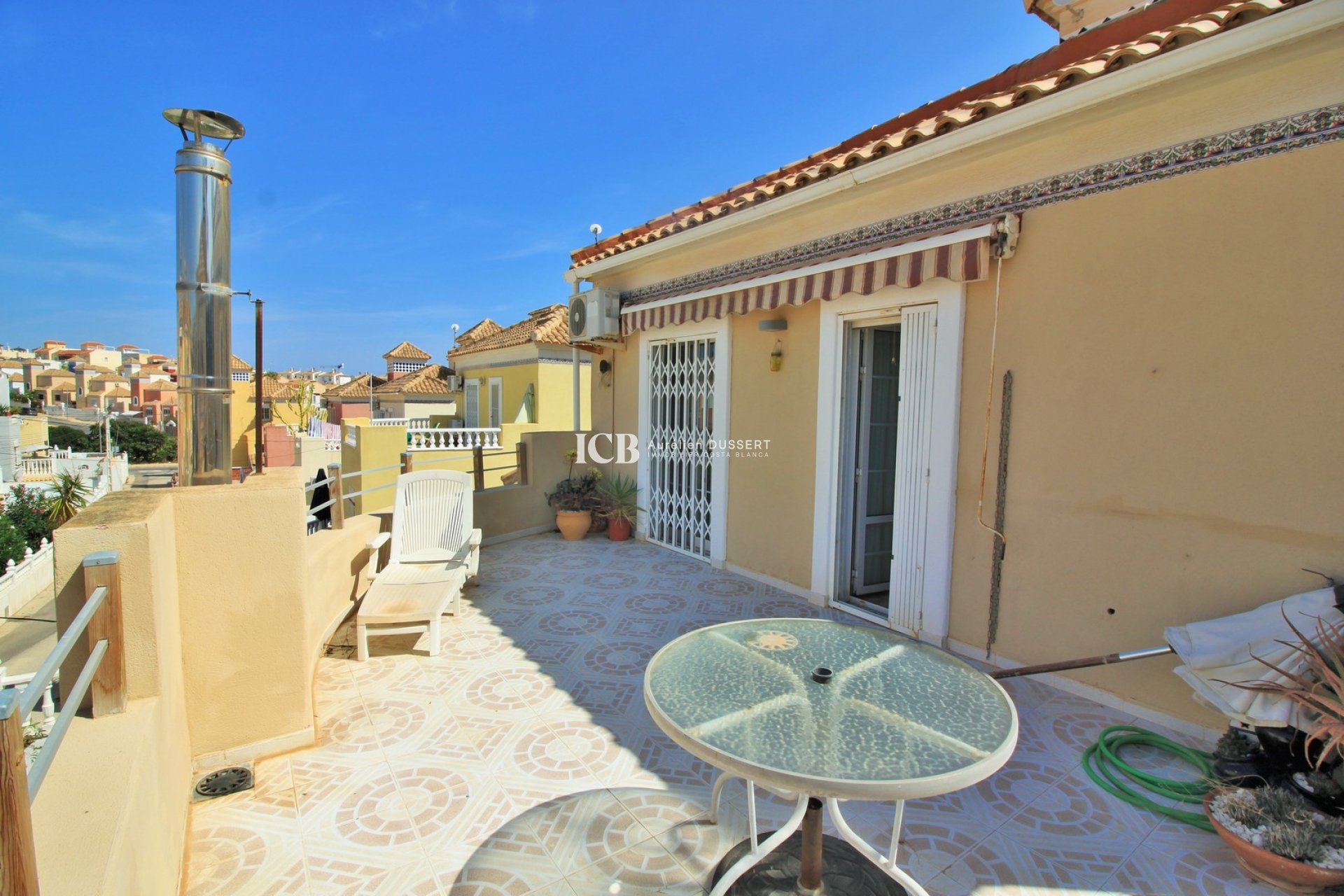 Resale - Villa -
Orihuela Costa - Villamartín