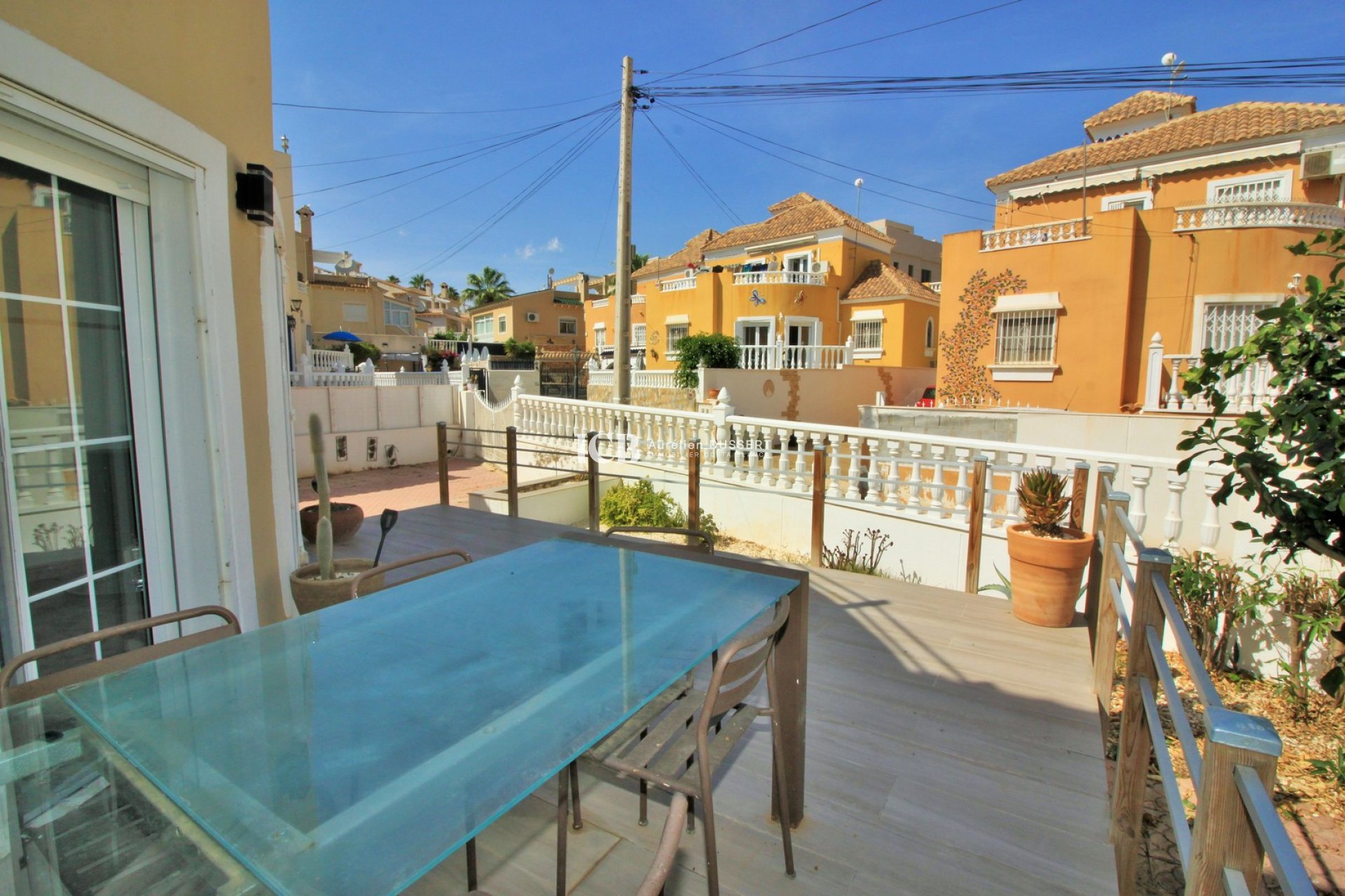 Resale - Villa -
Orihuela Costa - Villamartín