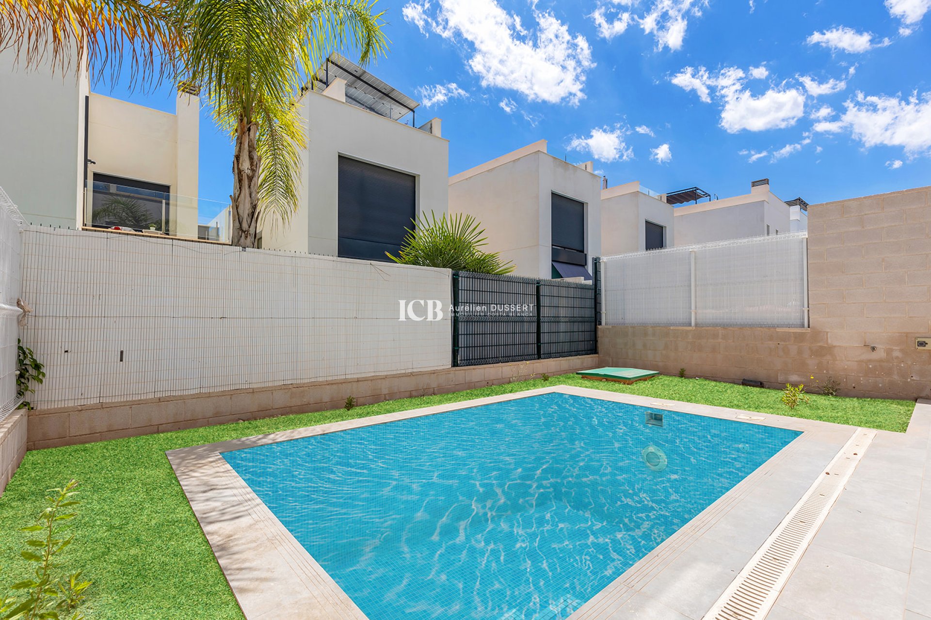 Resale - Villa -
Orihuela Costa - Villamartín