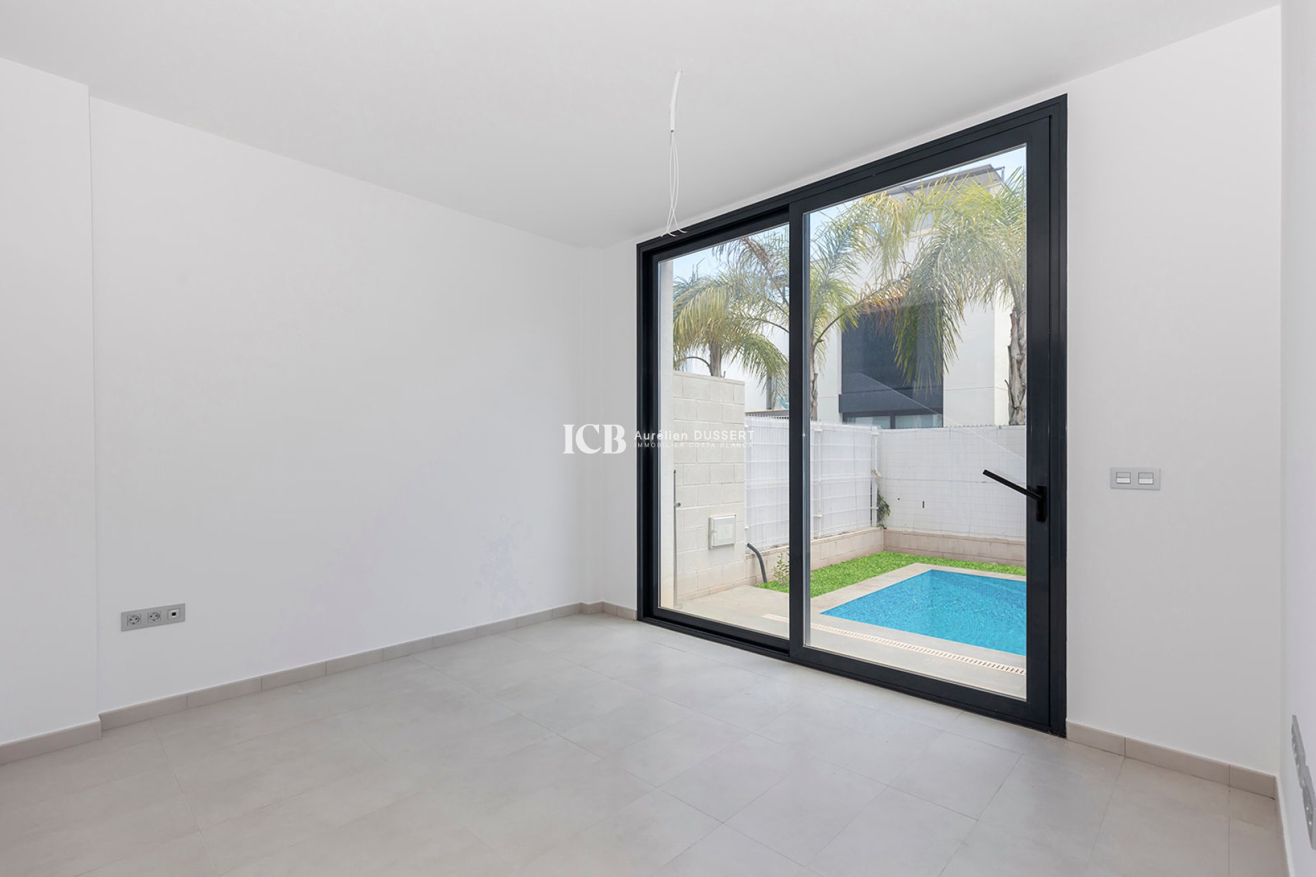 Resale - Villa -
Orihuela Costa - Villamartín