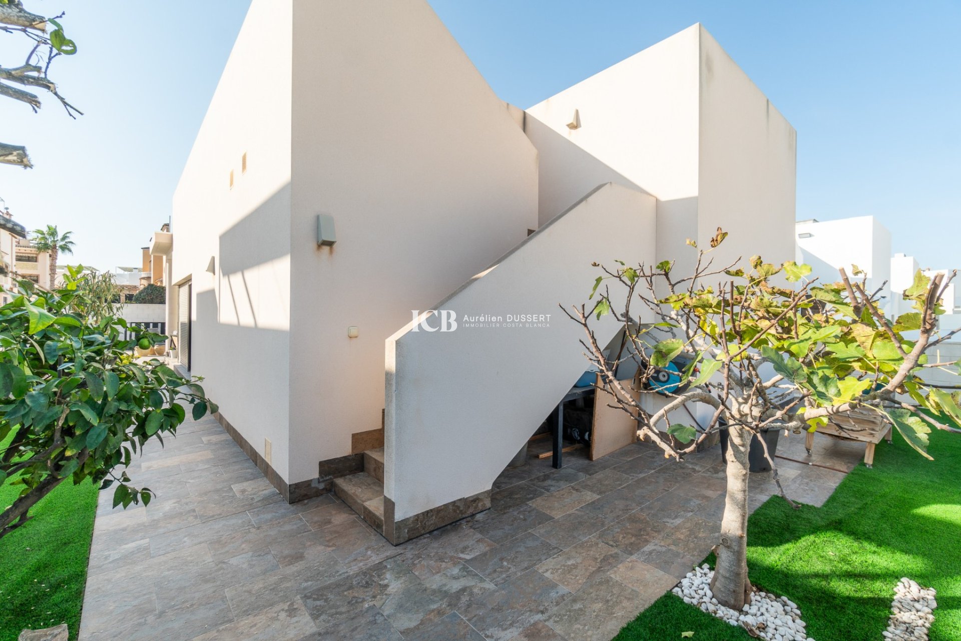 Resale - Villa -
Orihuela Costa - Villamartín