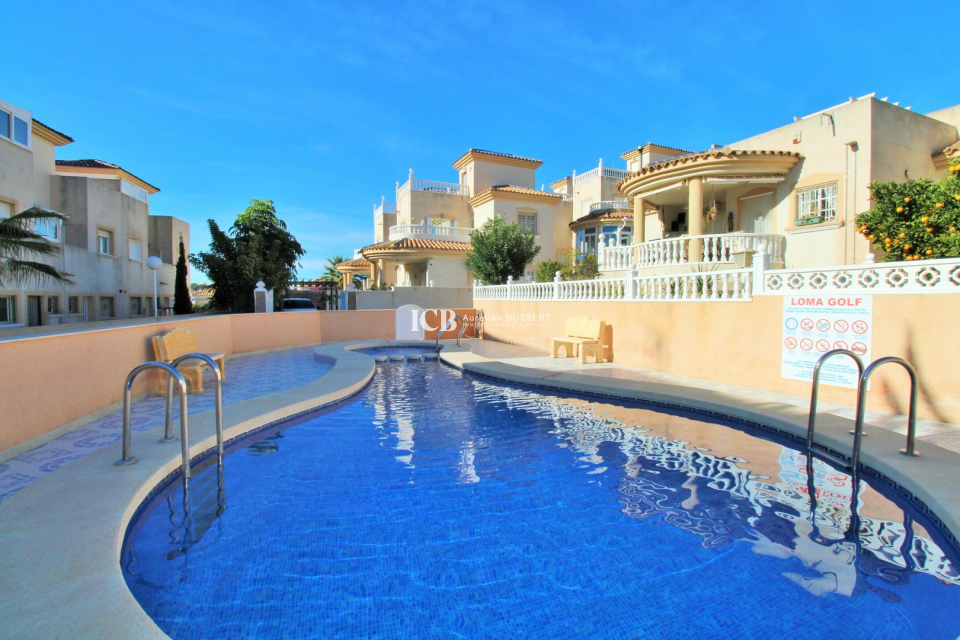 Resale - Villa -
Orihuela Costa - Villamartín