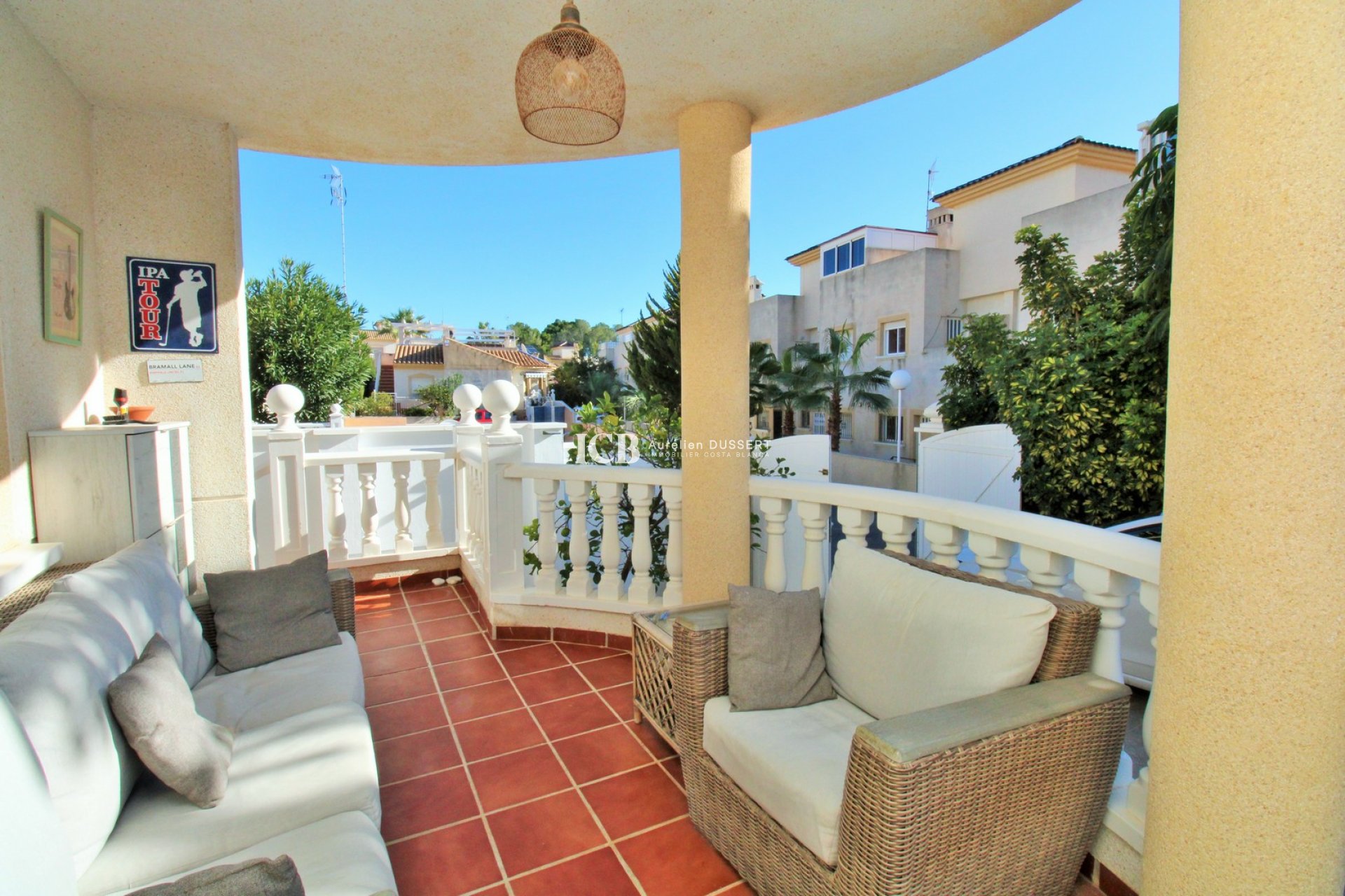 Resale - Villa -
Orihuela Costa - Villamartín