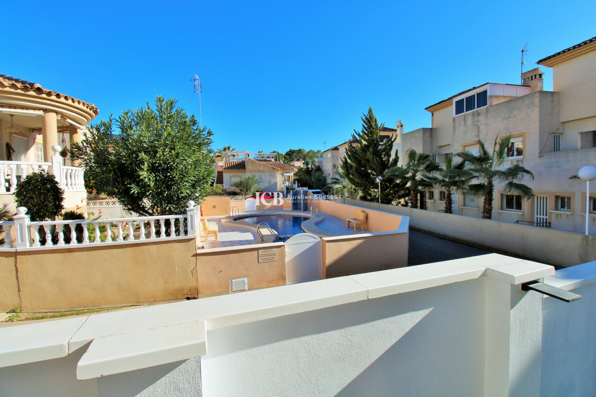 Resale - Villa -
Orihuela Costa - Villamartín