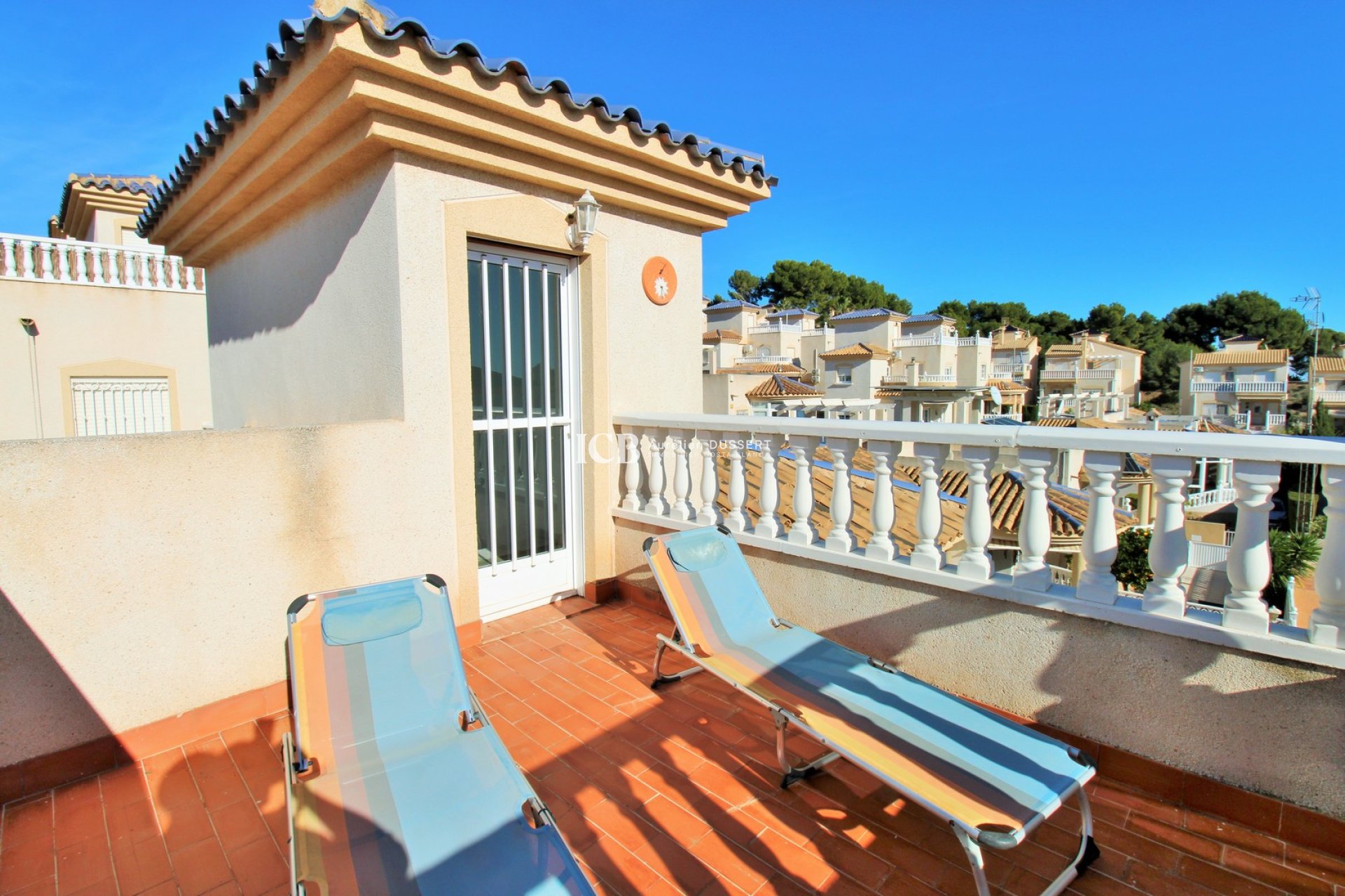 Resale - Villa -
Orihuela Costa - Villamartín